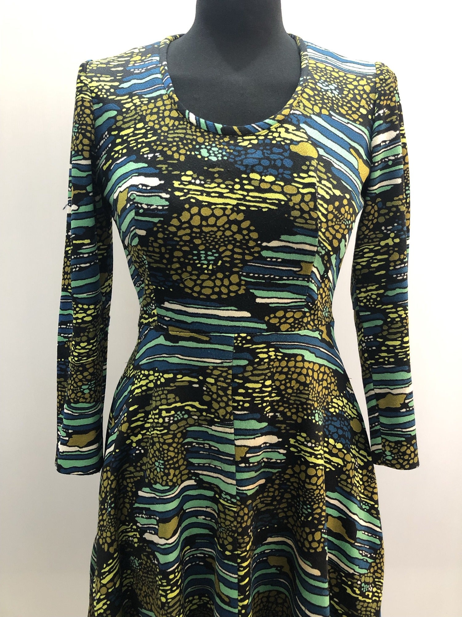 zip back  womens  winter  vintage  Urban Village Vintage  sleeves  print dress  print  multi  maxi dress  long sleeve  green  dress  blue  autumnal  autumn  70s  1970s  10