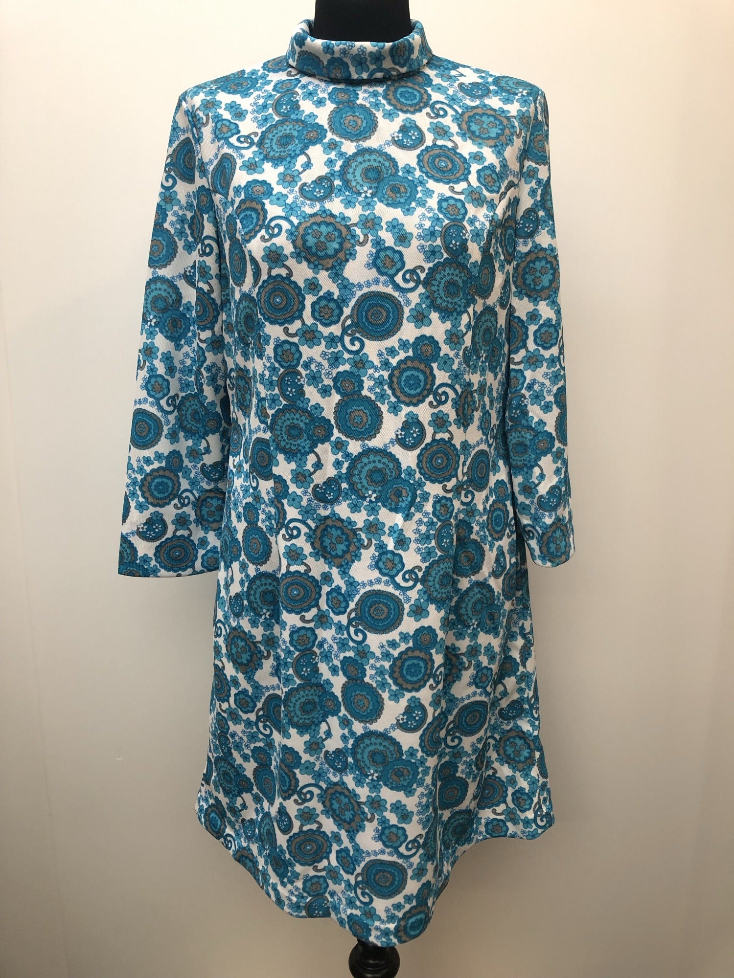 womens  white  vintage  Urban Village Vintage  sleeveless  round neck  MOD  long sleeved  high collar  floral print  dress  blue  60s  1960s