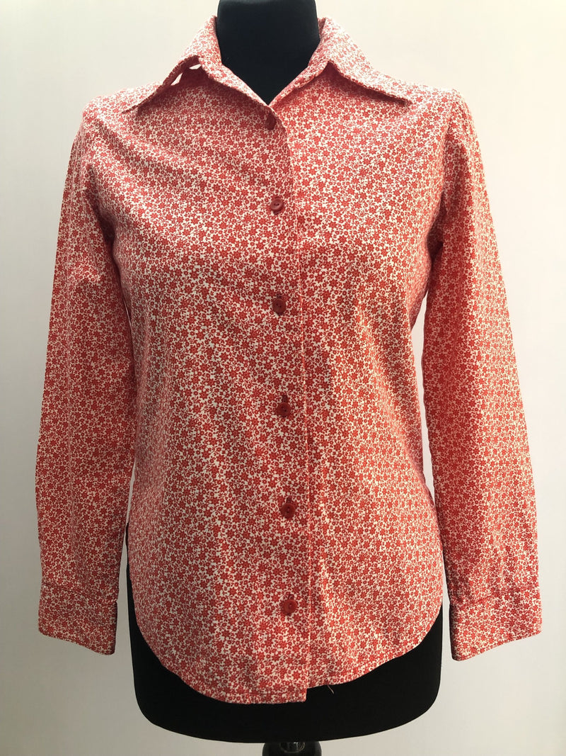 womens  vintage  Urban Village Vintage  top  red  floral print  ditsy  dagger collar  blouse  70s  1970s  10