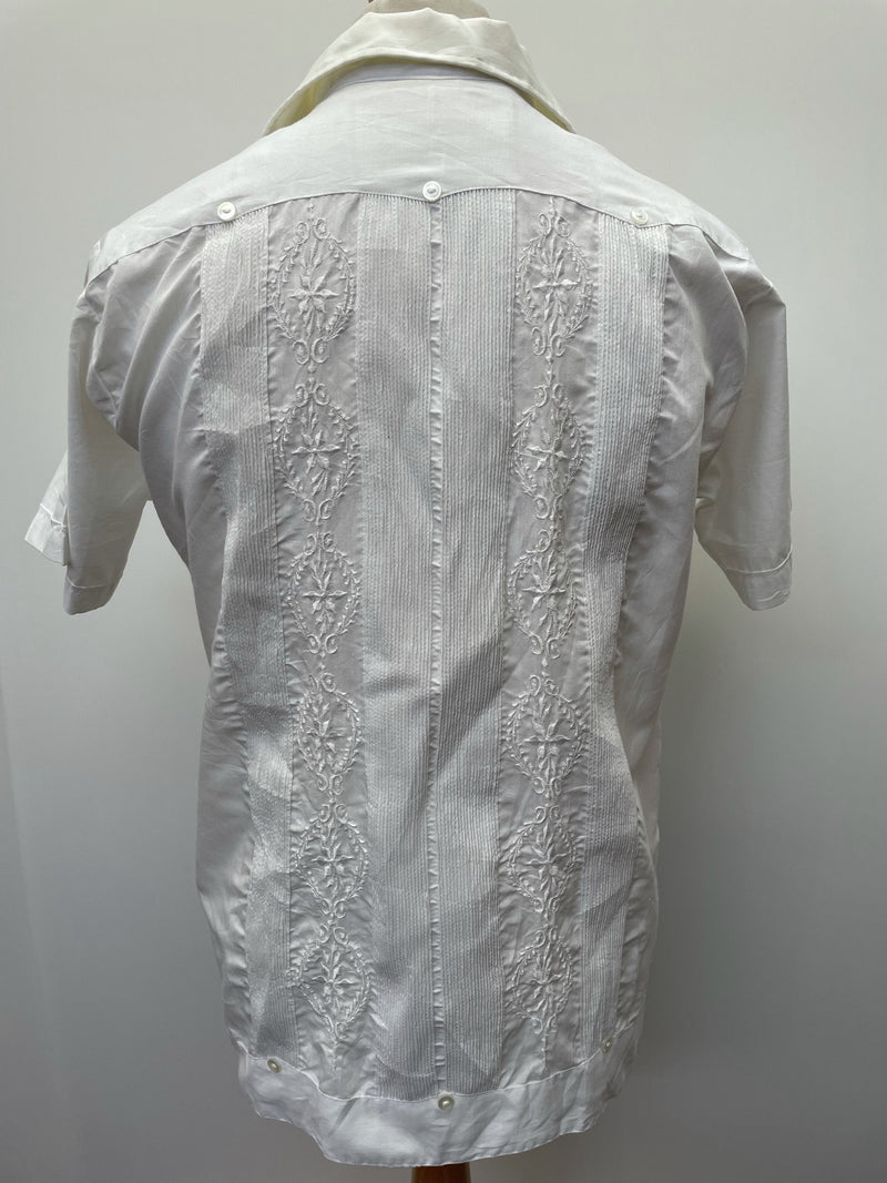 white  vintage  Urban Village Vintage  urban village  summer  short sleeved  short sleeve  retro  mens  M  lightweight  guayabera  embroidery detail  embroidered pattern  Embroidered  dagger collar  cuban  big collar  50s  50  1950s