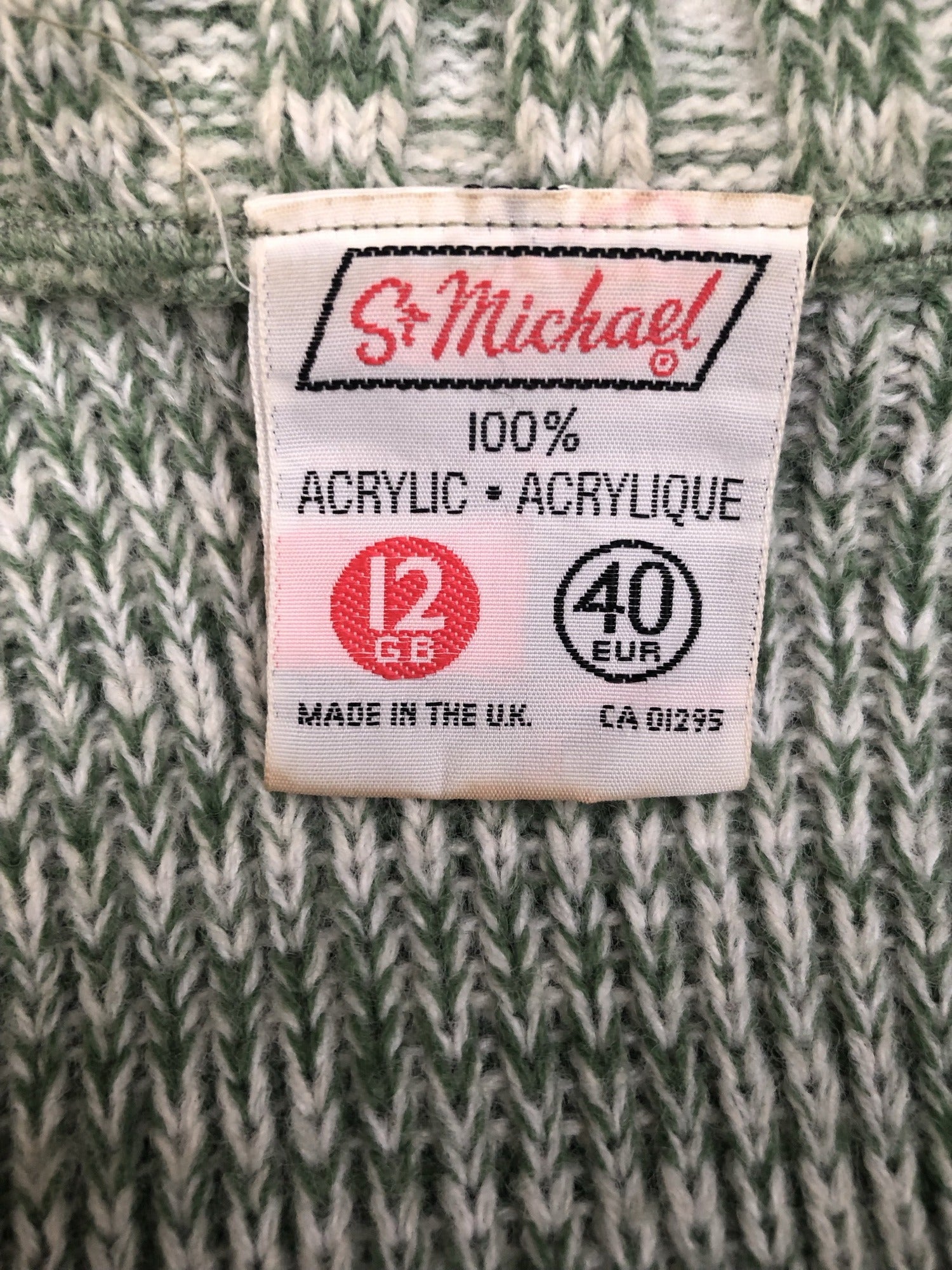 womens  vintage  Urban Village Vintage  urban village  St Michael  retro  pockets  knitwear  knitted  knit  green  cardigan  cardi  button  belted  belt  70s  1970s  12