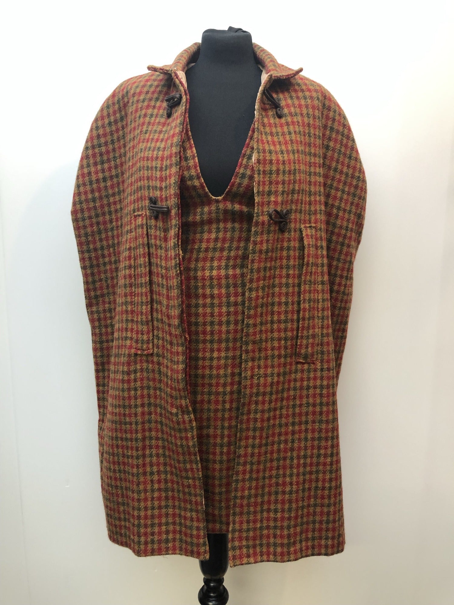 womens  vintage  v-neck dress  Urban Village Vintage  two piece  suit  set  red  patterned dress  patterned  multi  mod  matching set  Harris Tweed  handwoven  green  dress  brown  8  60s  1960s