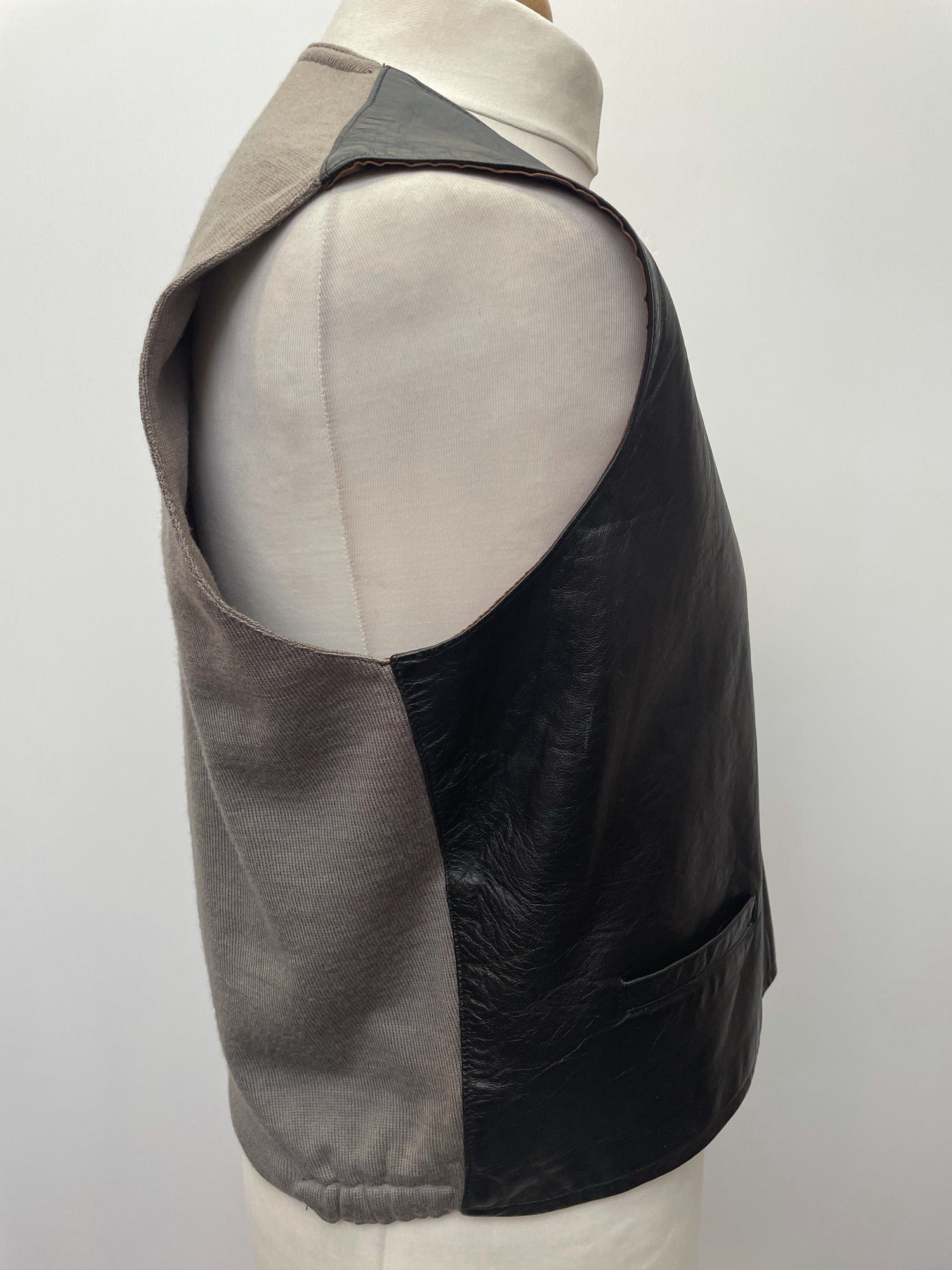 waistcoat  vintage  vest  v neck  Urban Village Vintage  urban village  sleevless  pockets  mens  M  Leather Jacket  Leather  knitted  knit  60s  1960s