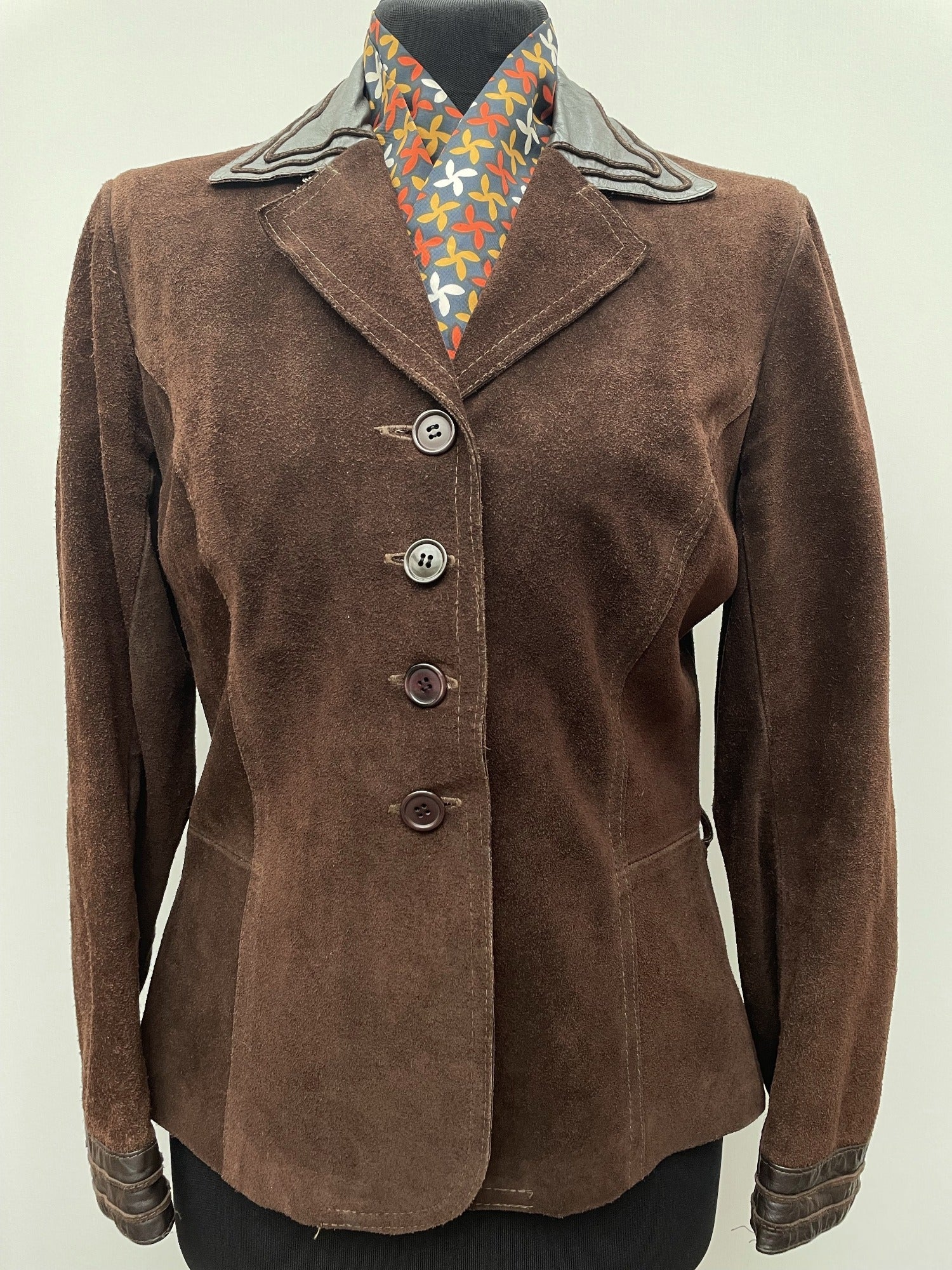 womens  vintage  Urban Village Vintage  urban village  Suede Jacket  Suede  stitch detailing  stitch detail  soft leather  long sleeve  lining  Leather  highway  dress  collar  brown leather  brown  blazer jacket  Blazer  big collar  70s  1970s  12