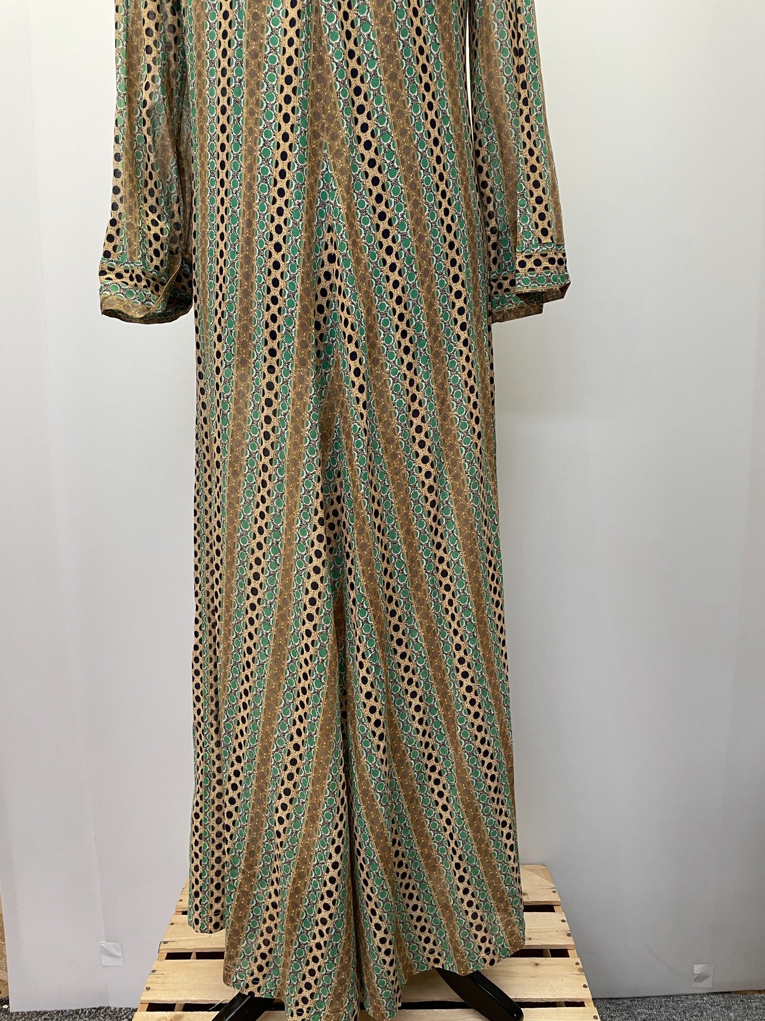 womens  vintage  v neck  Urban Village Vintage  urban village  summer dress  summer  retro  maxi dress  long sleeve  jaeger  Green  dress  collar  brown  boho  big collar  belted dress  70s  70  60s  1970s  1960s  12