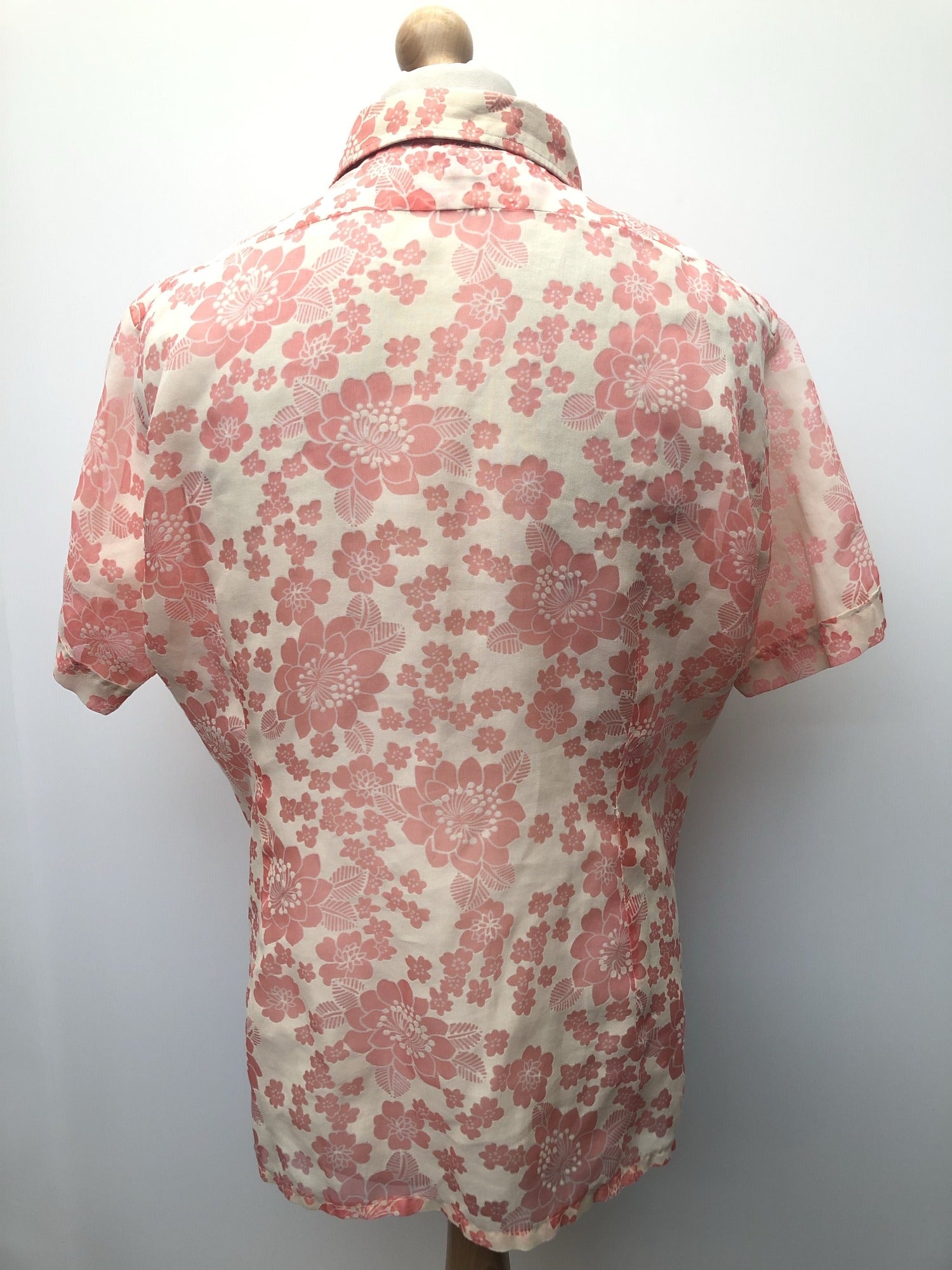 vintage  Urban Village Vintage  urban village  Stripes  short sleeved  Shirt  Printed T-Shirt  printed shirt  printed  print  pink  Mens Shirts  mens  l  floral shirt  floral print  floral  Davis  button  70s