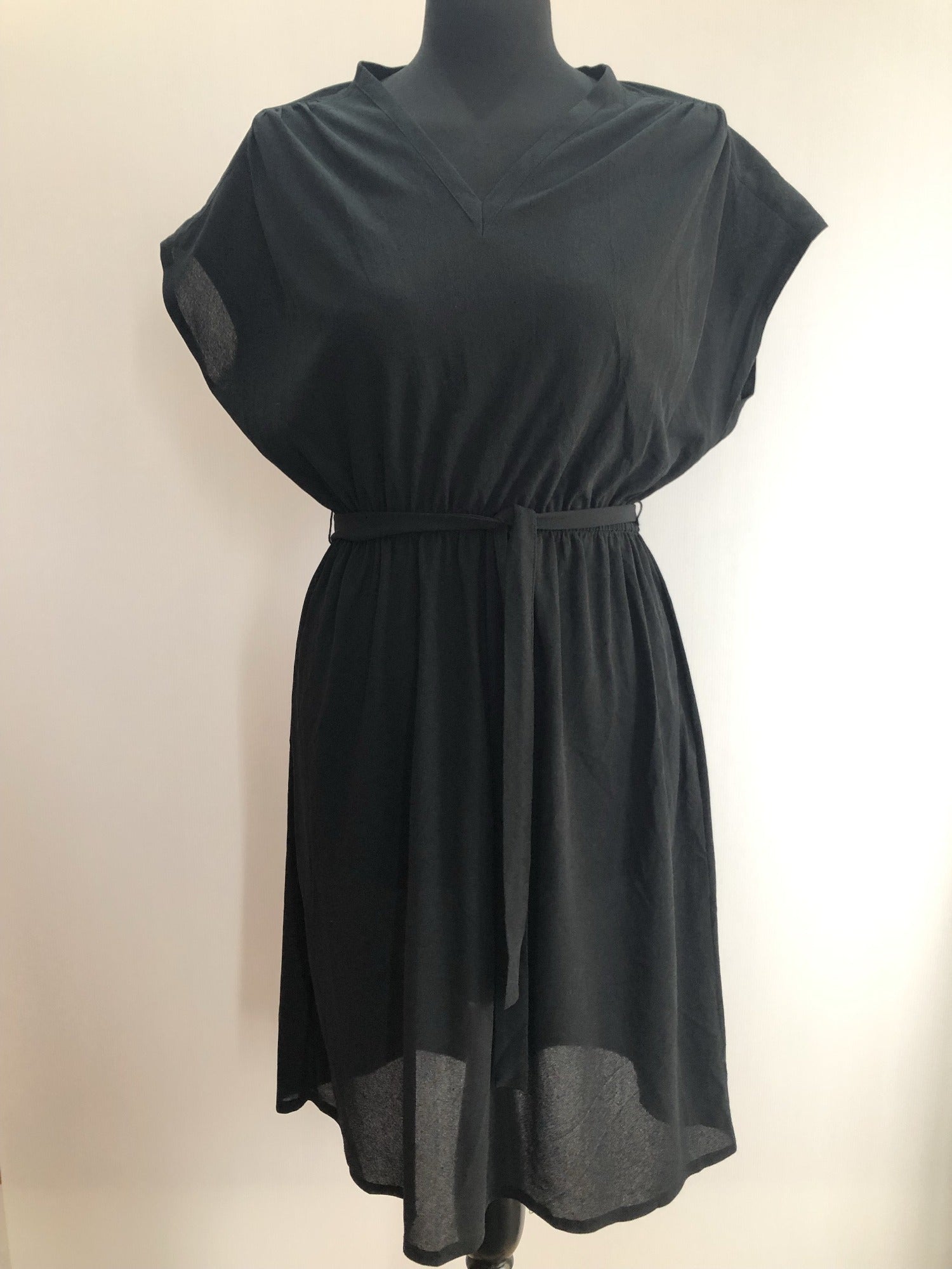 womens  vintage  Urban Village Vintage  summer dress  print  floral  dress  black  Belted waist  belted  70s  1970s  12