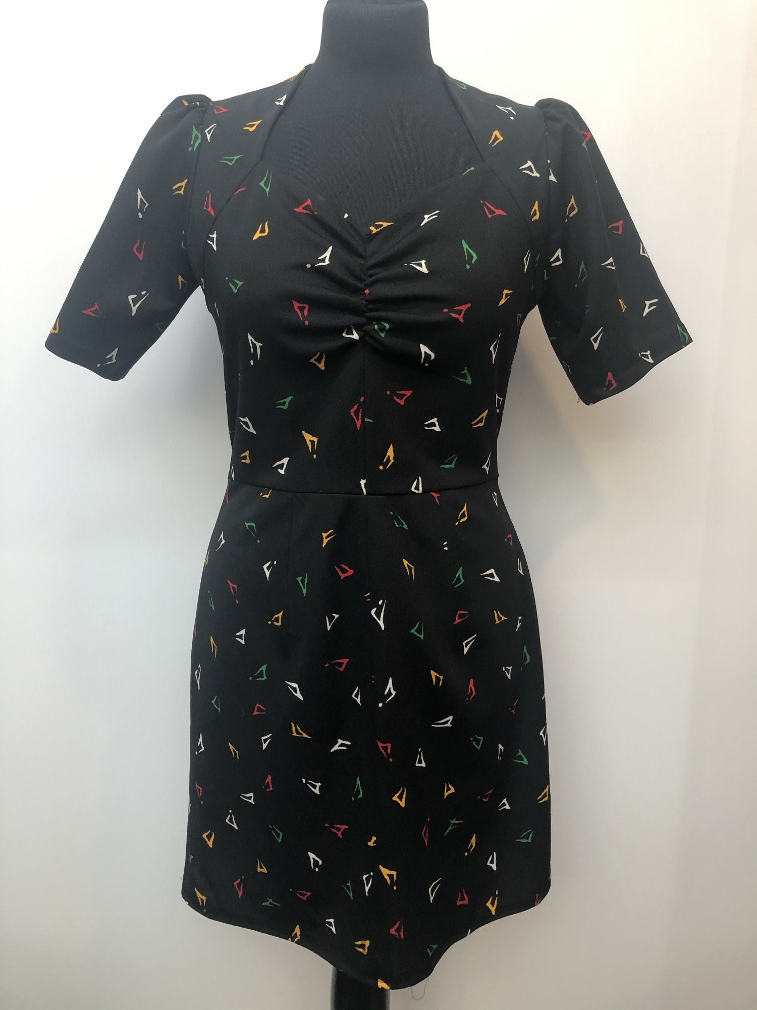 10  patterned  mini dress  black  sweetheart neck  70s  1970s  womens  vintage  dress urban village vintage