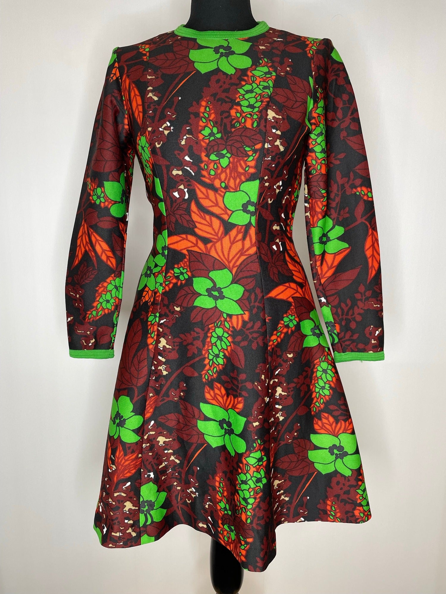 zip back  womens  vintage  Urban Village Vintage  short dress  scooter dress  scooter  psychedelic  psych  modette  MOD  mini dress  micro mini  long sleeved  long sleeve  flower power  floral  fit flare  dress  dolly dress  dolly  daisy  brown  a line  8  60s  6-8  6  1960s