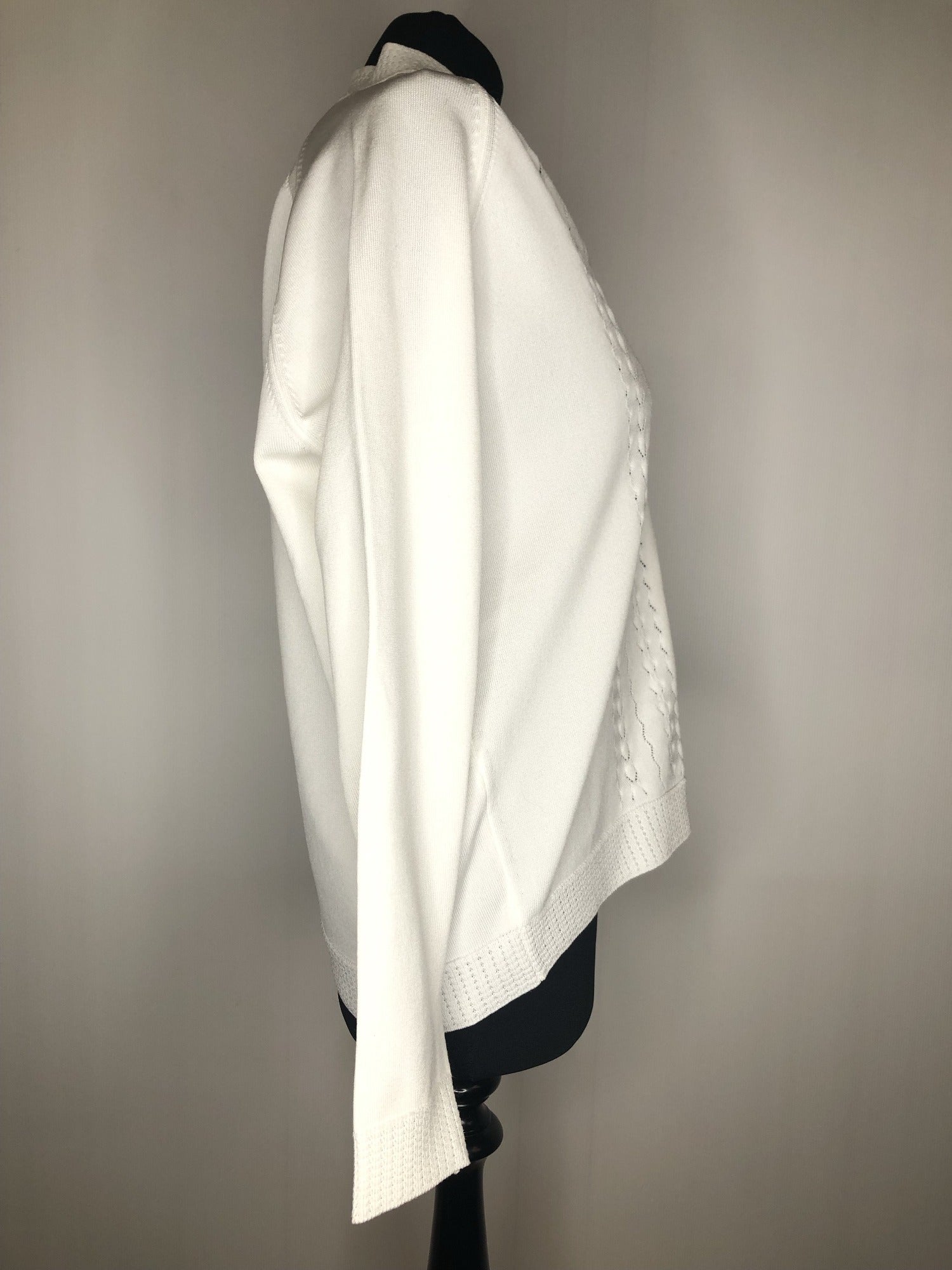 womens  white  vintage  Urban Village Vintage  top  sweater  MOD  Lightweight Knit  light knit  knitwear  knitted  knit  cropped  cardigan  cardi  Buckland  60s  1960s  16