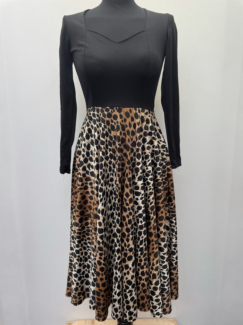 womens  vintage  v neck  Urban Village Vintage  stretch fabric  retro  patterned dress  midi dress  midi  long sleeve  long dress  elasticated  dresses  dress  cheetah print  70s  1970s  12