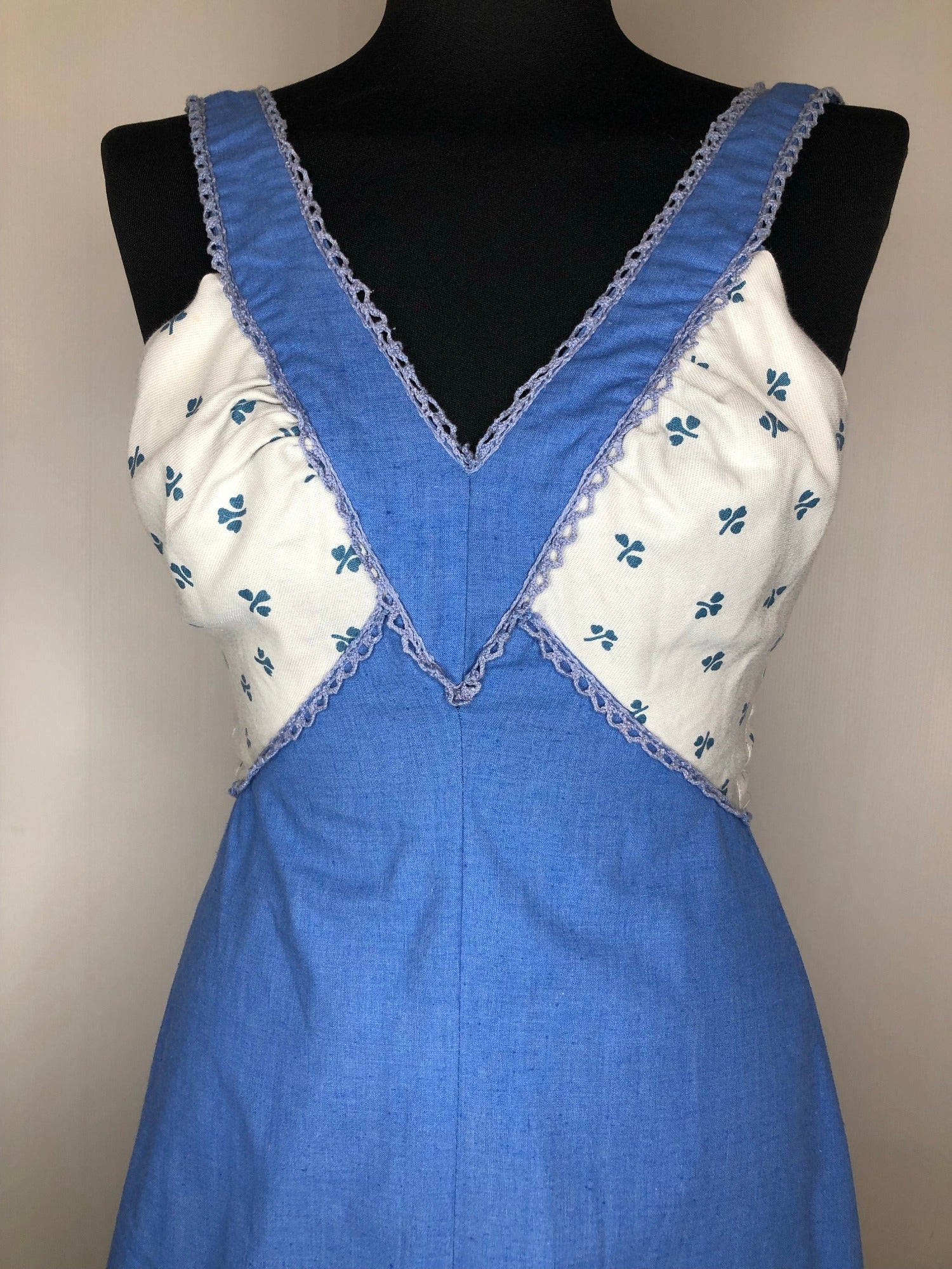 womens  vintage  Urban Village Vintage  tie back belt  retro  print dress  print  maxi  dress  crochet detail  boho  blue  70s  70  6  1970s