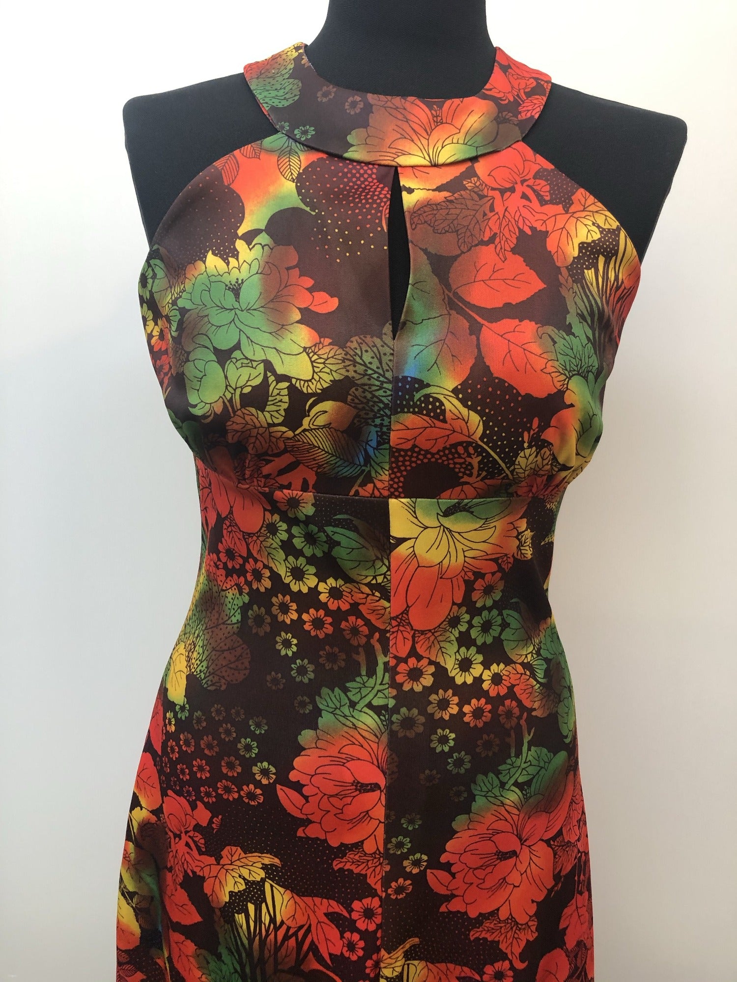 womens  vintage  Urban Village Vintage  urban village  summer dress  summer  patterned  multi  maxi dress  long dress  high neck  green  floral  dress  8  70s  70  1970s