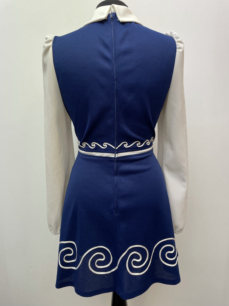 zip back  zip  womens  vintage  Urban Village Vintage  urban village  Stripes  patterned dress  patterned  pattern  MOD  midi dress  midi  long sleeve  dress blue  dress  decorative buttons  collar  cirlcle pattern  blue  big collar  Beagle collar  60s  1960s  1960  10