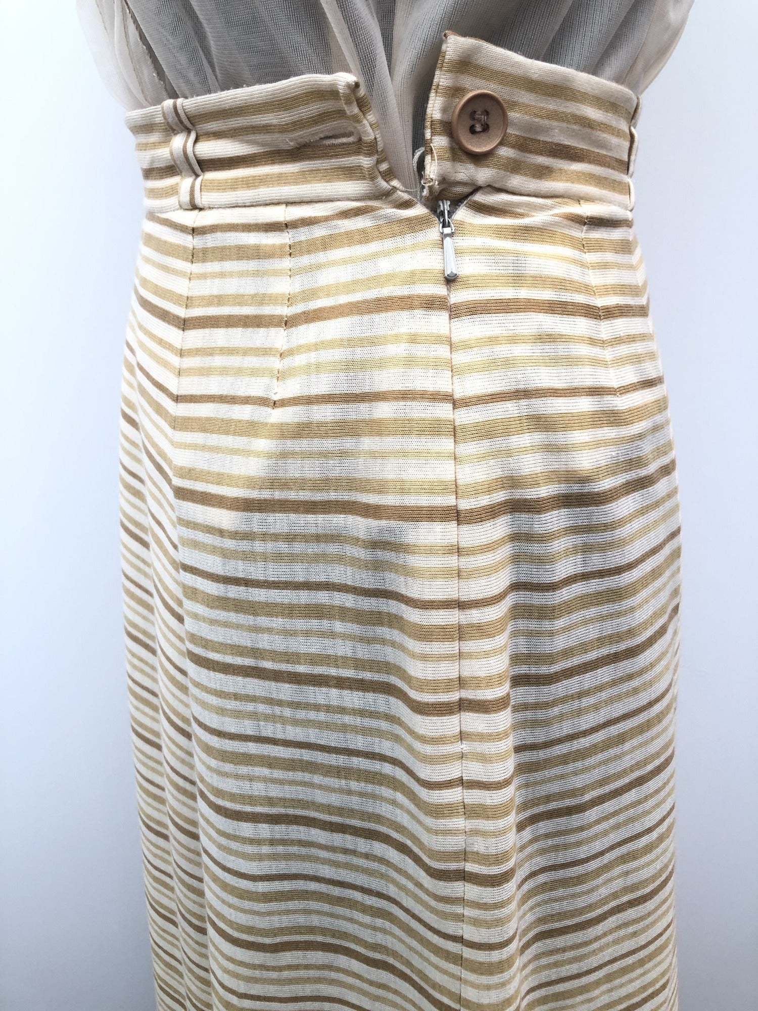 zip  womens  vintage  Urban Village Vintage  urban village  Stripes  Skirts  skirt  pleated skirt  pleat detailing  pleat detail  Mini Skirt  mini  cream  brown stripes  8  70s  1970s