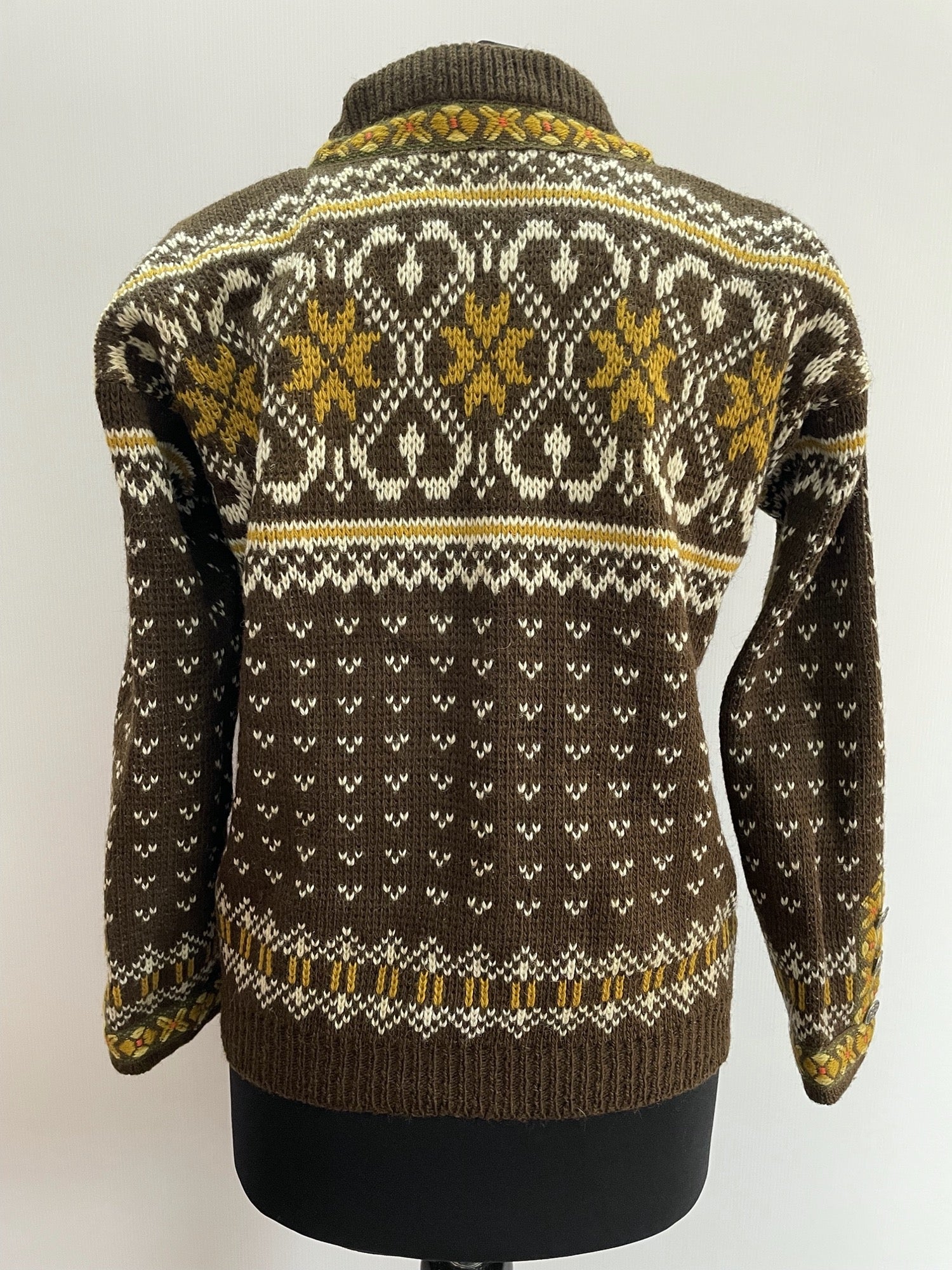 Wool Blend  wool  womens  winter  Welsh Woollens  Welsh Woolens  Welsh Wool Shop  welsh wool  vintage  Urban Village Vintage  urban village  patterned  pattern  long sleeve  light knitwear  light knit  knitwear  knitted  knit  hook fastening  hook and eye  ganm sporty  elasticated  cardigan  cardi  brown  autumnal  autumn  100% Wool  10