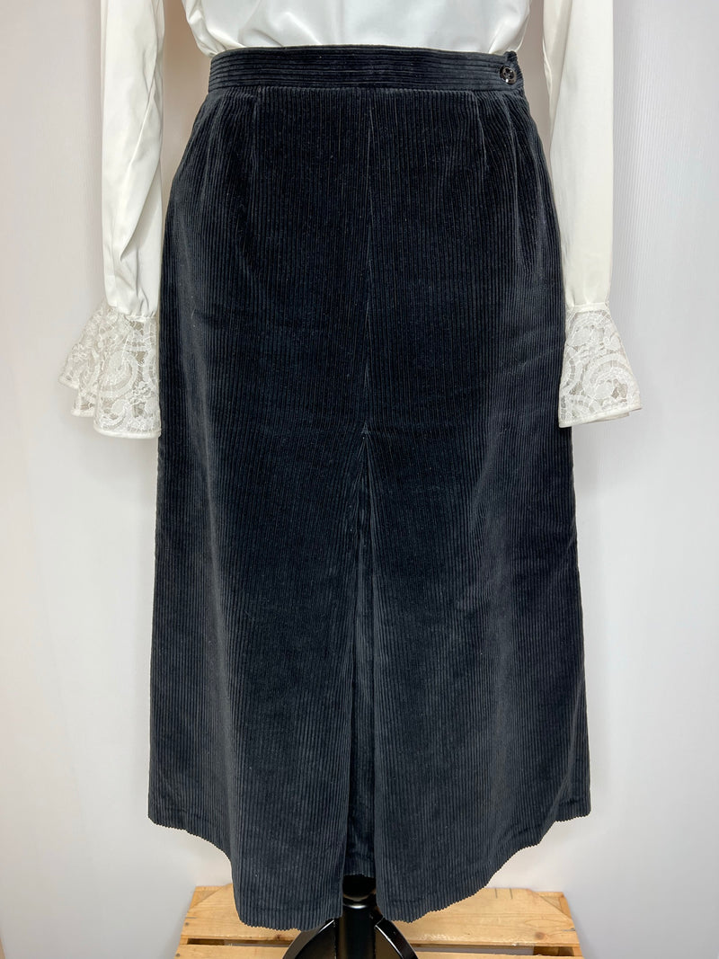 womens  vintage  Urban Village Vintage  urban village  Skirts  skirt  retro  knee length  jaeger  high waisted  high waist  corduroy  circle skirt  black  A-Line  8  70s  70  1970s