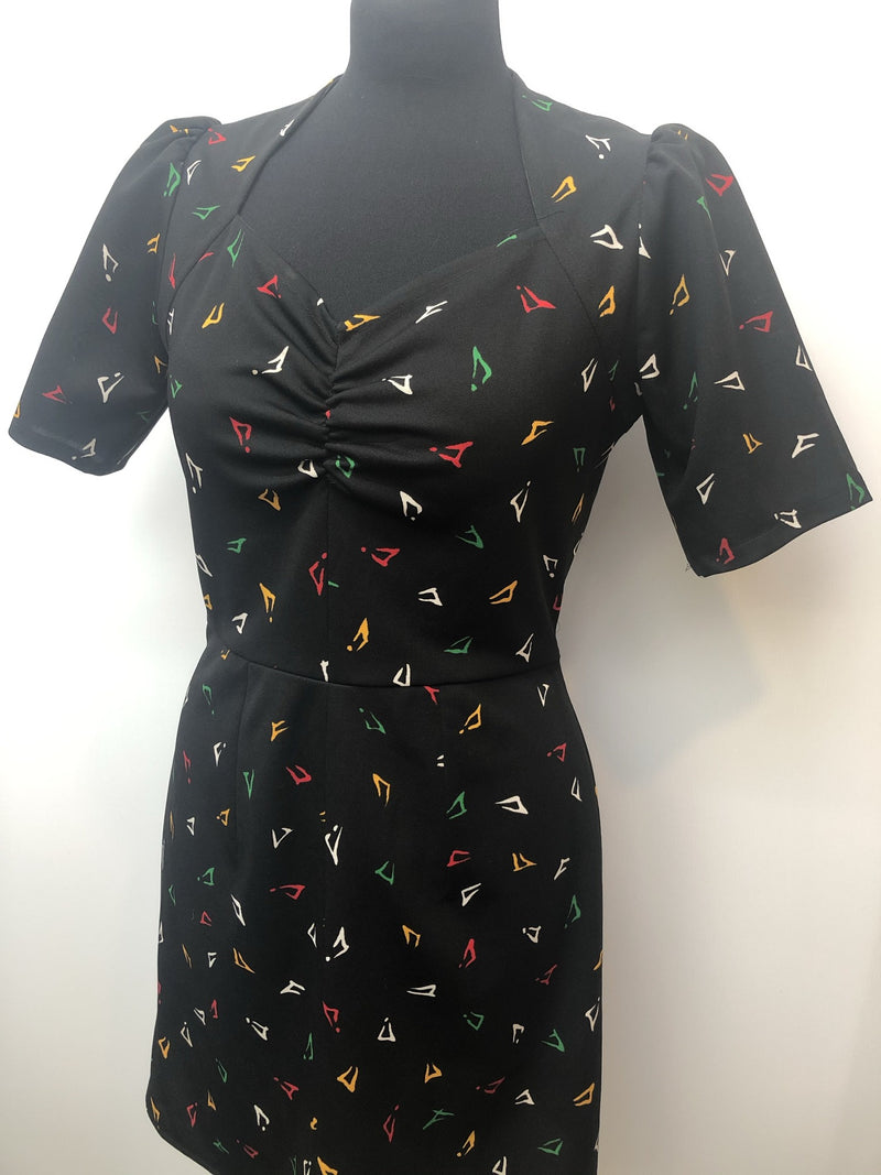 10 patterned mini dress black sweetheart neck 70s 1970s womens vintage dress urban village vintage