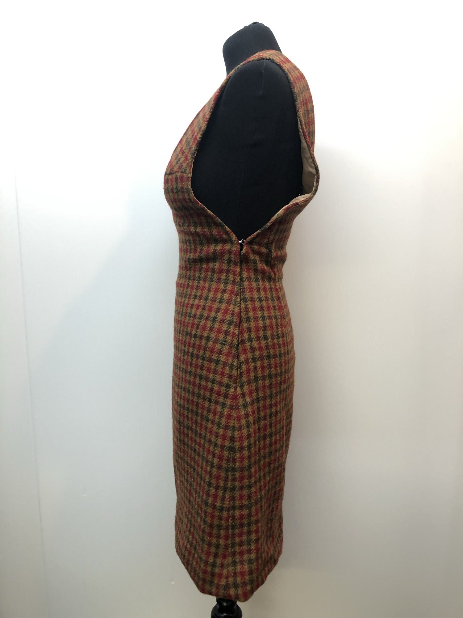 womens  vintage  v-neck dress  Urban Village Vintage  two piece  suit  set  red  patterned dress  patterned  multi  mod  matching set  Harris Tweed  handwoven  green  dress  brown  8  60s  1960s