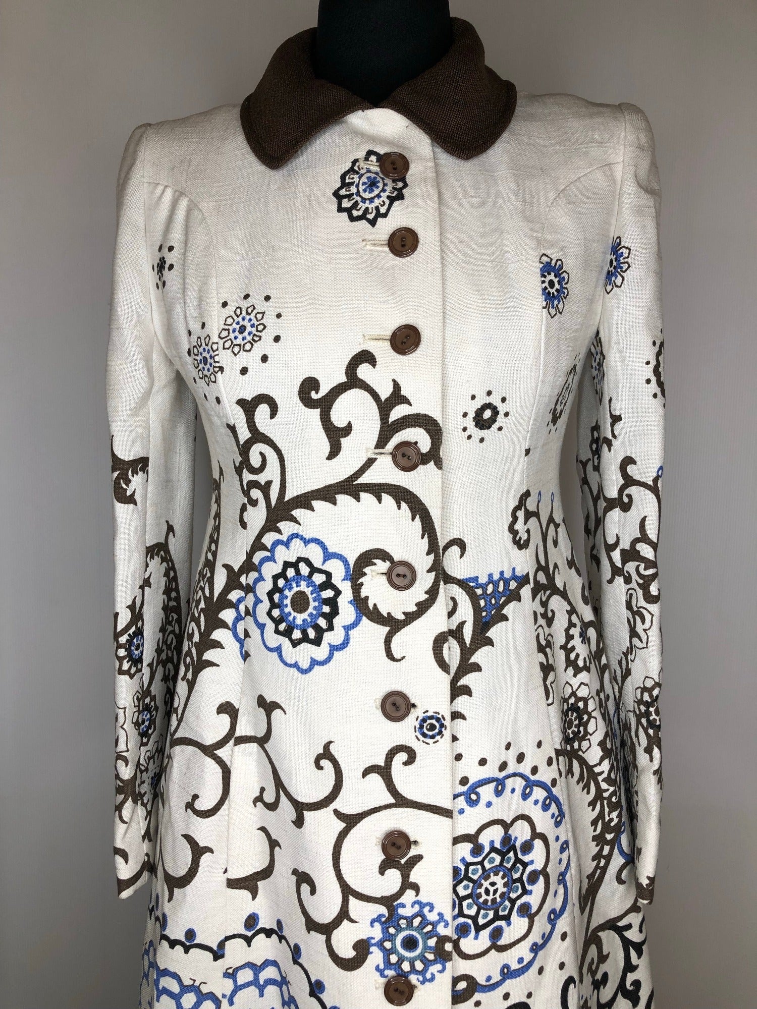 womens  white  vintage  Urban Village Vintage  MOD  long sleeve  floral print  floral  coat  button  brown  blue  Barry Sherrard  60s  1960s  10