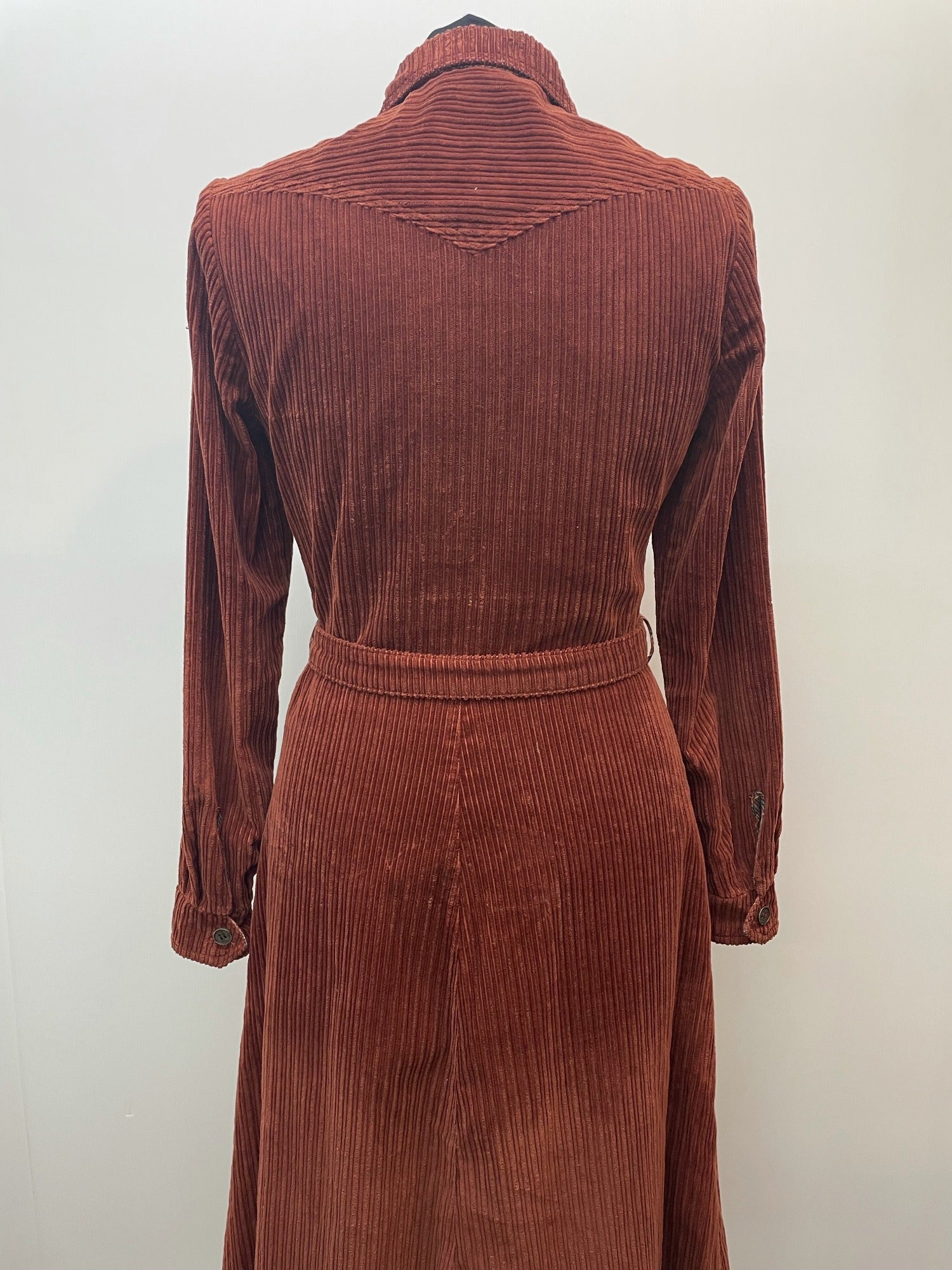 zip  womens  waist belt  vintage  Stripes  rust  pockets  midi dress  midi  long sleeve  eugene record  dress  corduroy  cords  corded  cord  collared dress  collared  collar dress  collar  chest pockets  belted dress  70s  1970s  12