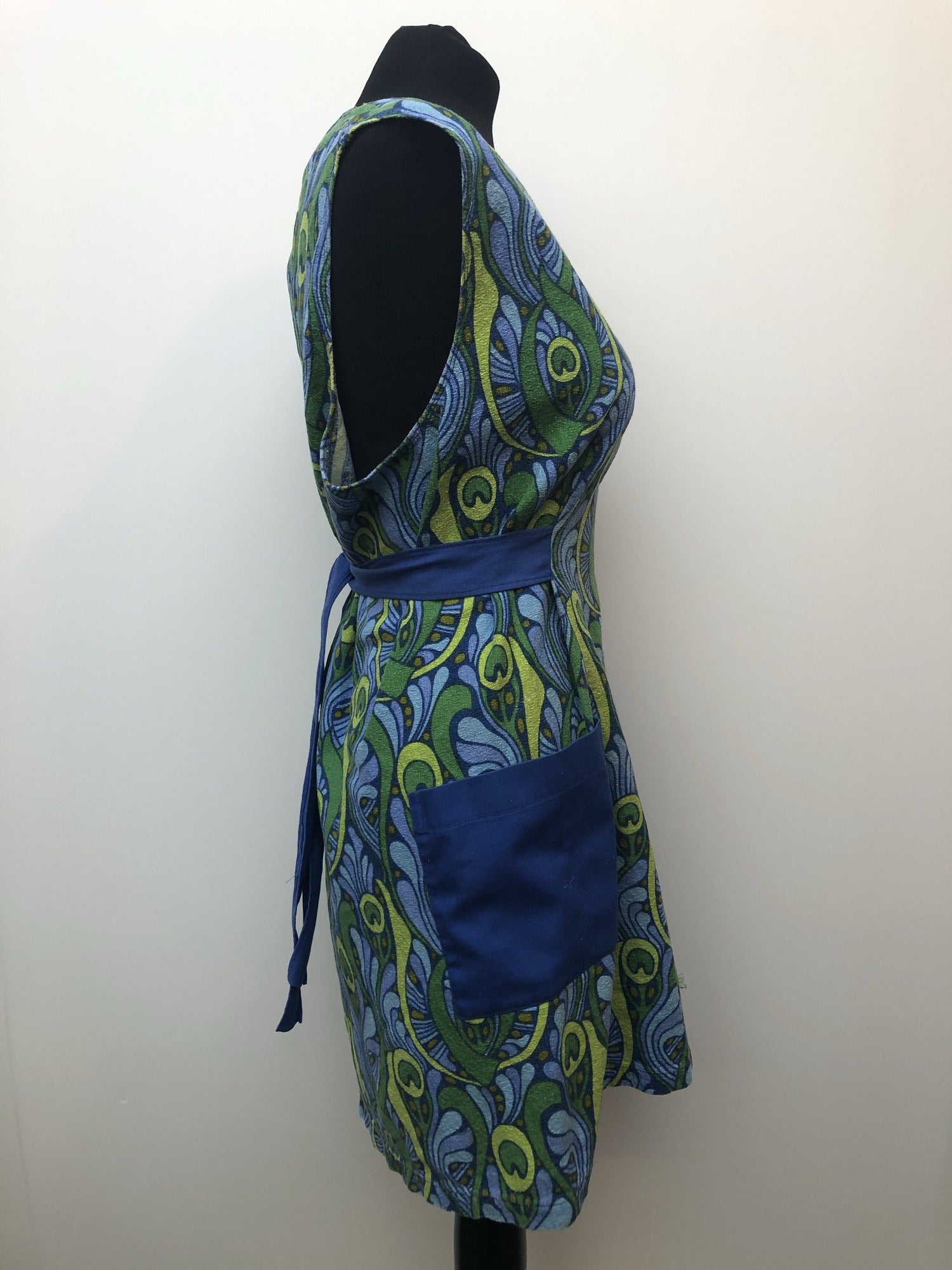 womens  vintage  Urban Village Vintage  sleeveless  open back  green  ethnic print  dress  collared dress  blue  60s  1960s  14