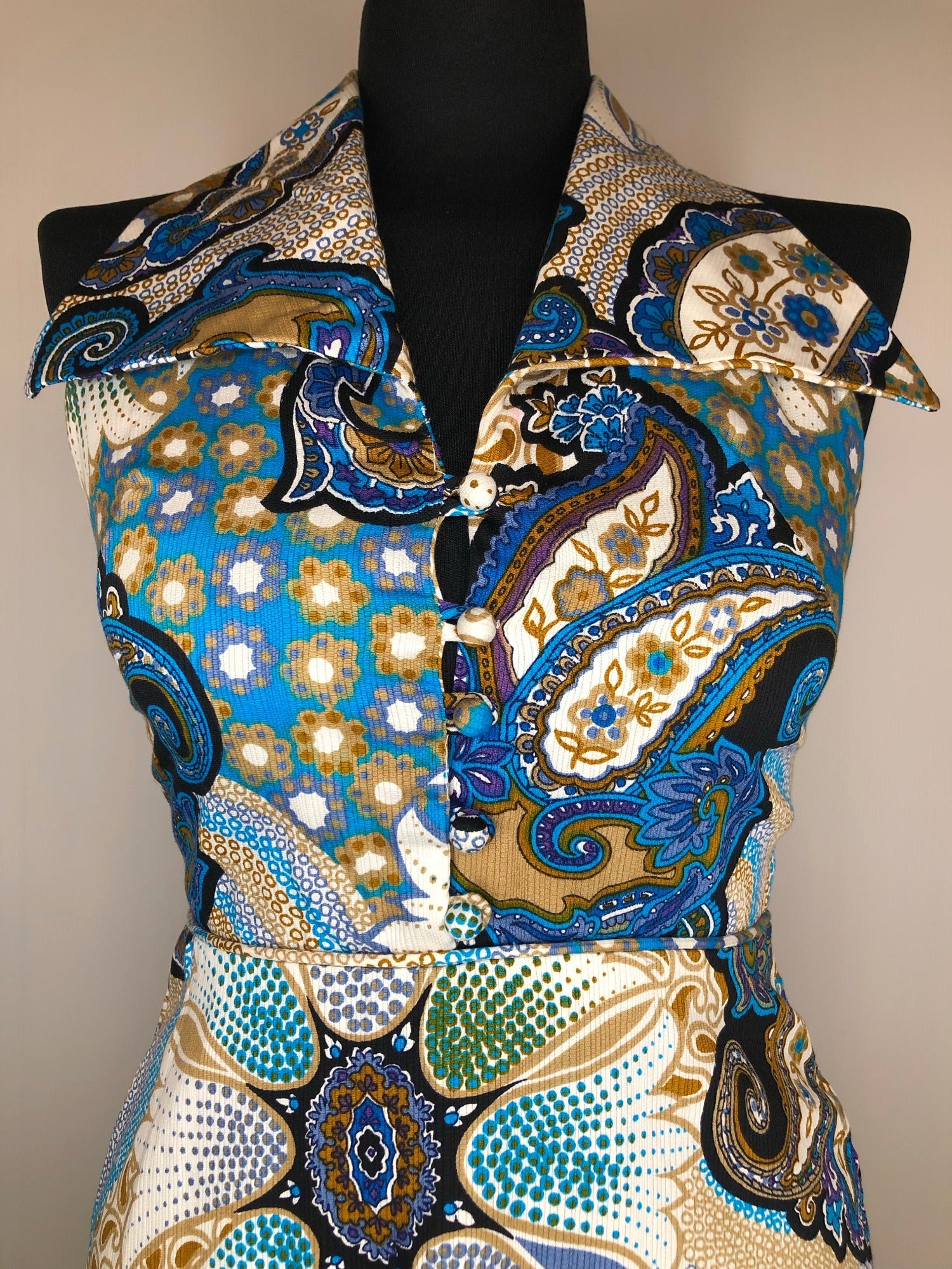 womens  vintage  Urban Village Vintage  urban village  summer dress  summer  maxi dress  large collar  hippie  full length  floral print  button detailing  blue  8  70s  70  1970s