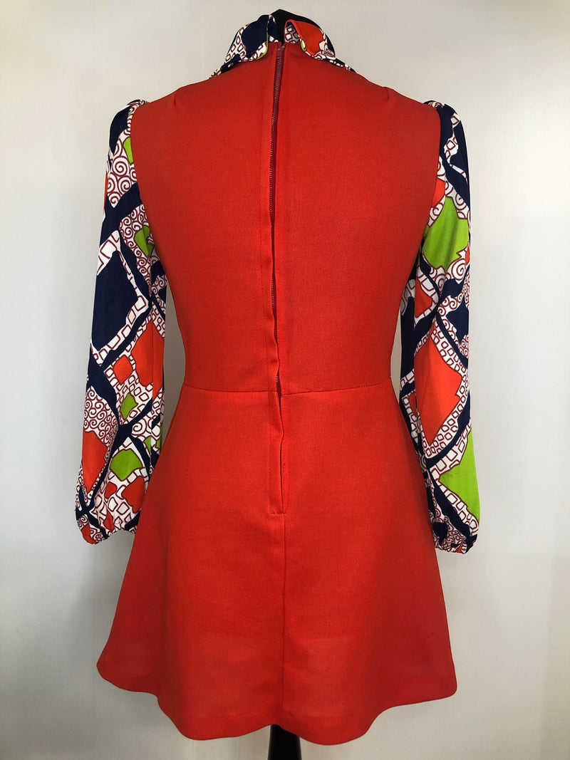 zip  womens  vintage  Urban Village Vintage  urban village  retro  red  print dress  multi  MOD  long sleeve  high neck  dress  collared dress  collared  collar  big collar  Beagle collar  beagle  balloon sleeves
