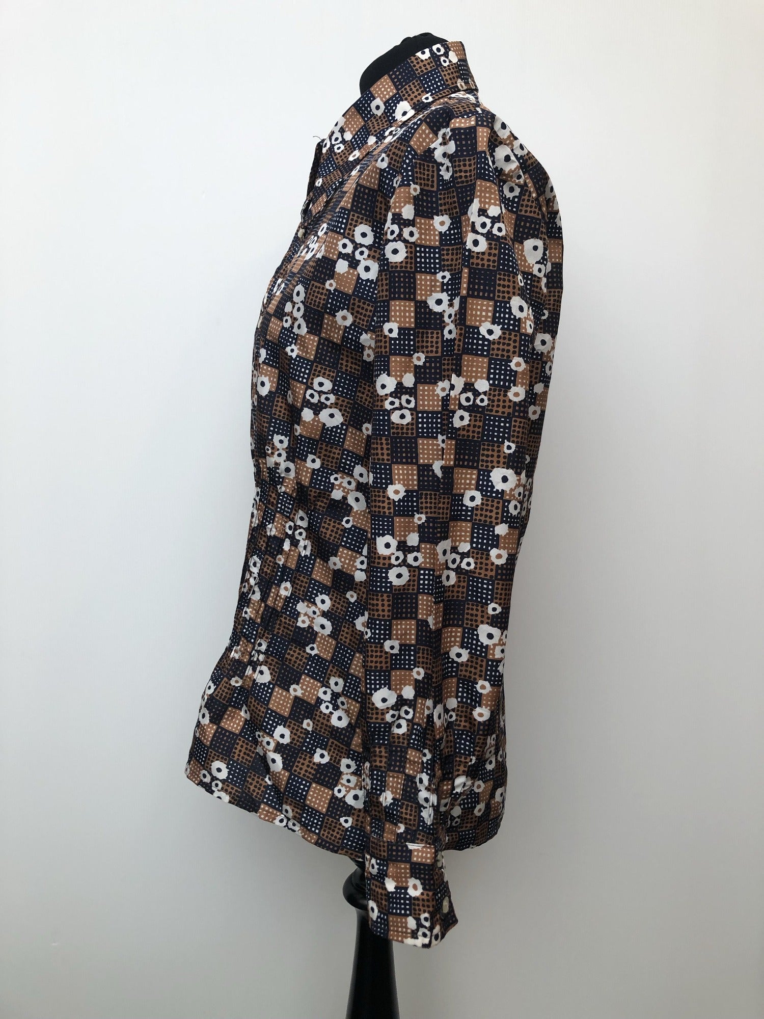 womens  vintage  Urban Village Vintage  urban village  thick  Shirt  S  retro  printed  print  long sleeves  long sleeve  collar  brown  blue  big collar  beagle collar  70s  70  1970s  16