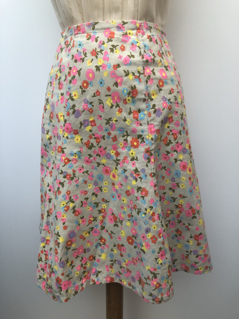 zip  womens  white  vintage  Urban Village Vintage  urban village  summer  Skirts  skirt  multi  floral  back zip  70s  70  6  1970s
