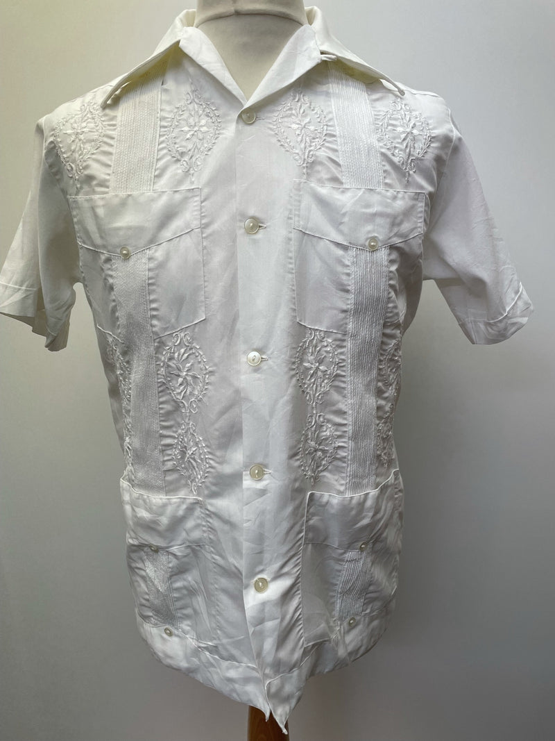 white  vintage  Urban Village Vintage  urban village  summer  short sleeved  short sleeve  retro  mens  M  lightweight  guayabera  embroidery detail  embroidered pattern  Embroidered  dagger collar  cuban  big collar  50s  50  1950s