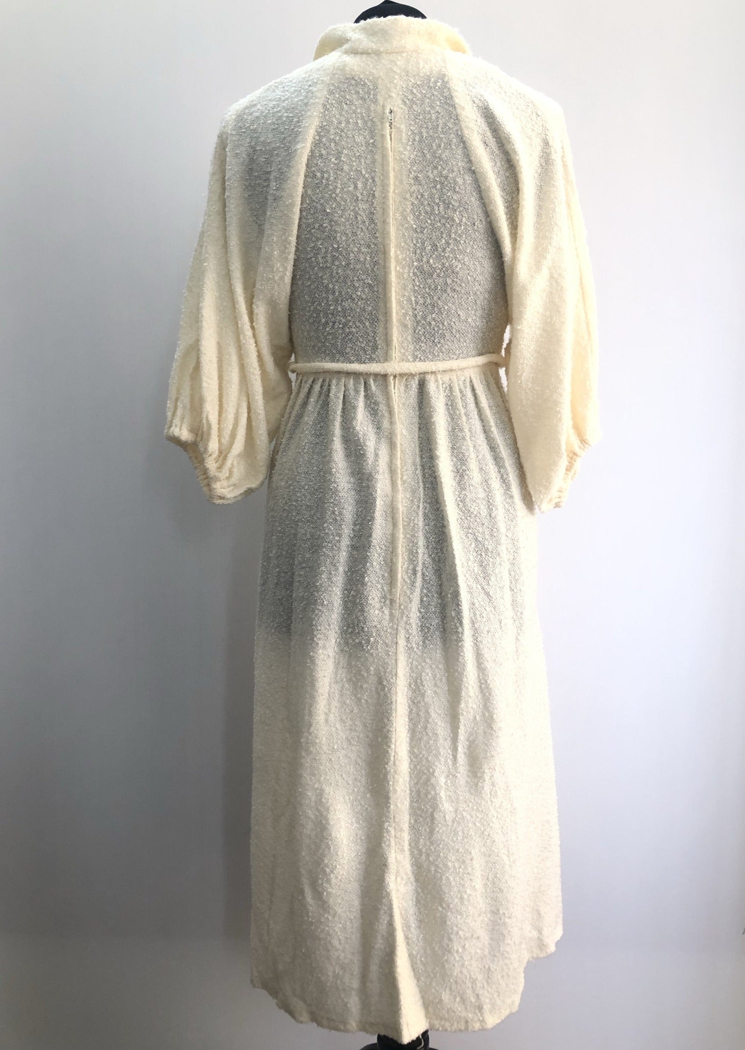 womens  white  vintage  Urban Village Vintage  towelling  terry towelling  summer dress  print  dress  cream  button front  boucle  balloon sleeve  8  70s  1970s