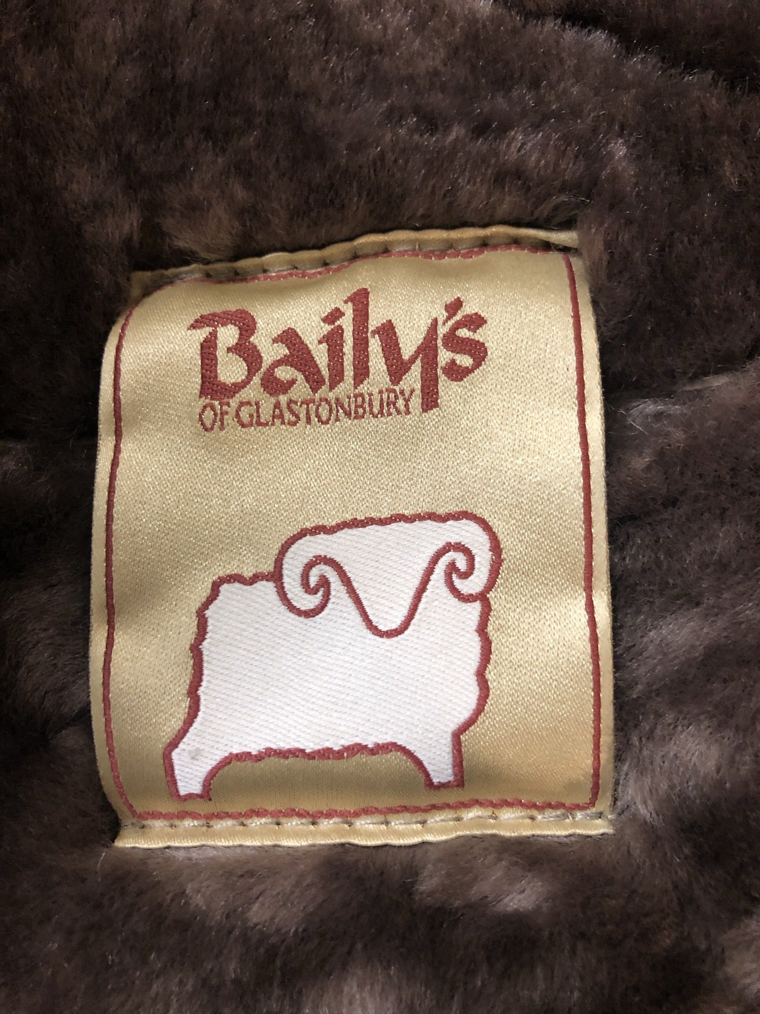 womens  vintage  Urban Village Vintage  urban village  Suede Jacket  Suede  sheepskin collar  Sheepskin  pockets  long sleeve  Jacket  coat  brown  Bailys Glastonbury  70s  1970s  14