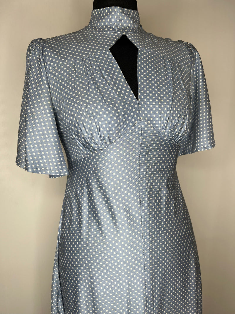 womens  white  vintage  short sleeve  print dress  polka dot  maxi dress  keyhole neckline  high neck  dress  blue  angel sleeve  8  70s  1970s
