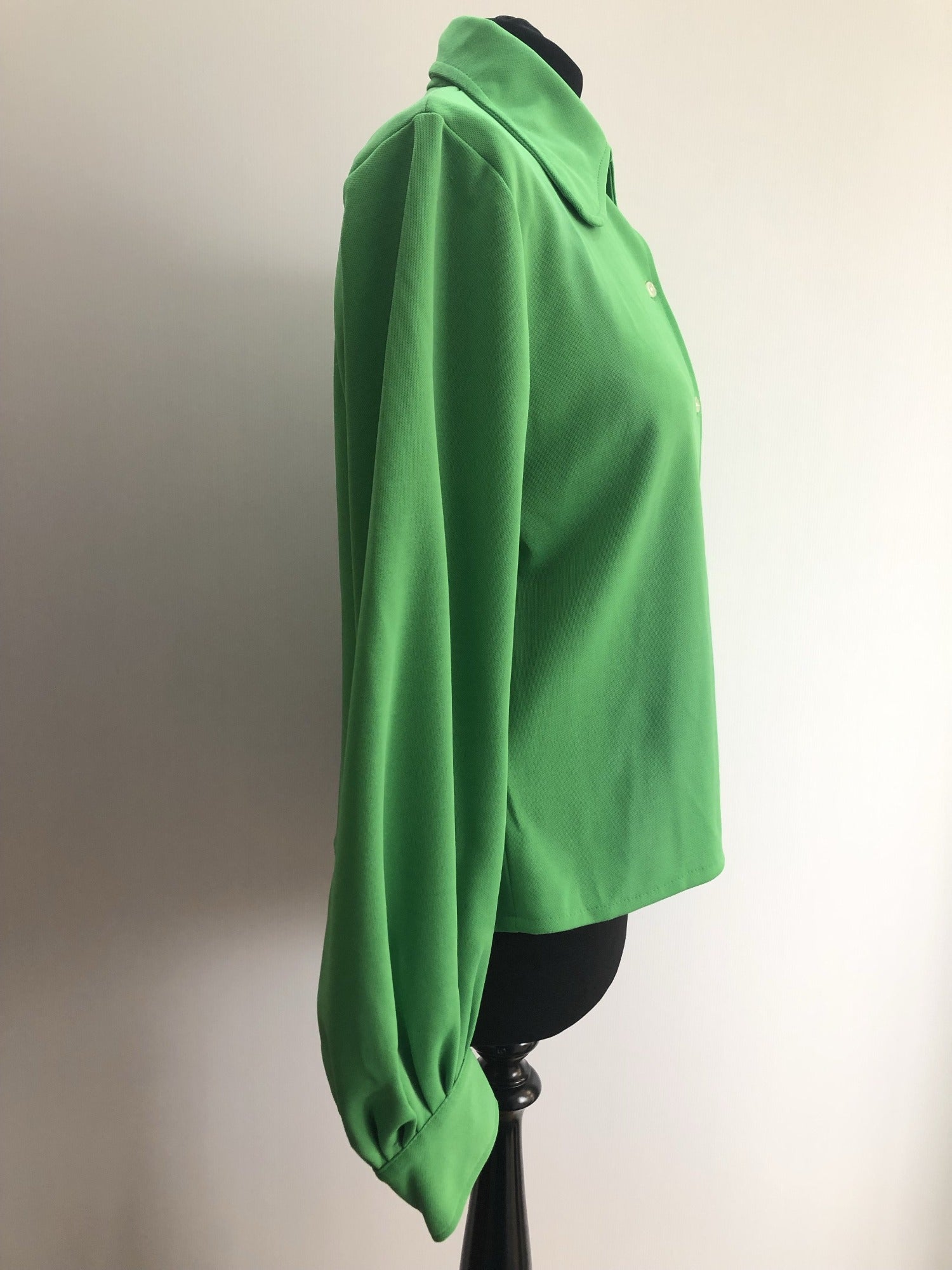 womens shirt  womens  vintage  Urban Village Vintage  urban village  swirl print  long sleeve  collar  button  blue  blouse  beagle collar  60s  1960s  16