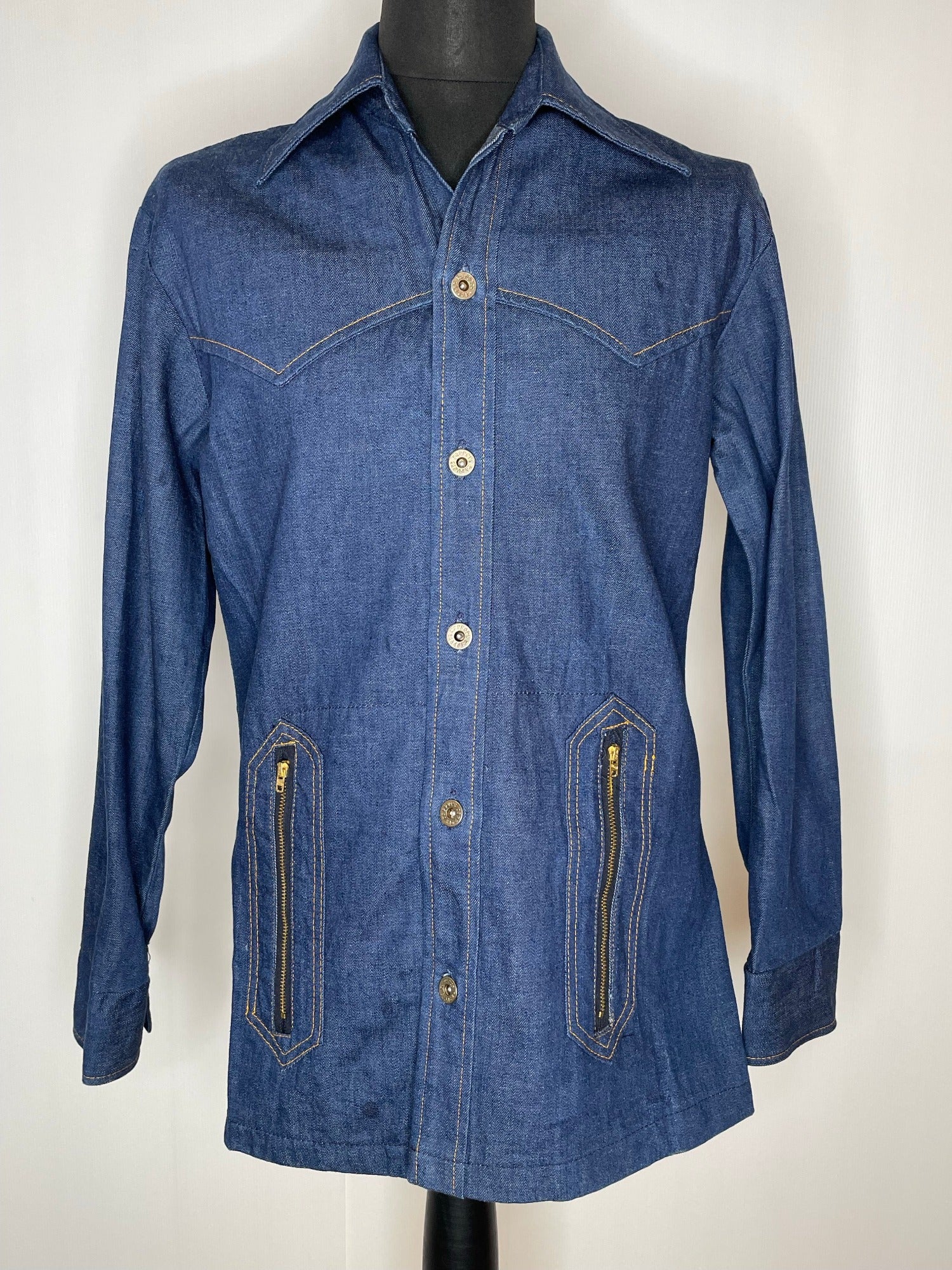 western  vintage  usa  Urban Village Vintage  urban village  shirt  shacket  rappers  press stud  mens  medium  m  denim style  denim shirt  denim  button fastening  blue  70s  1970s