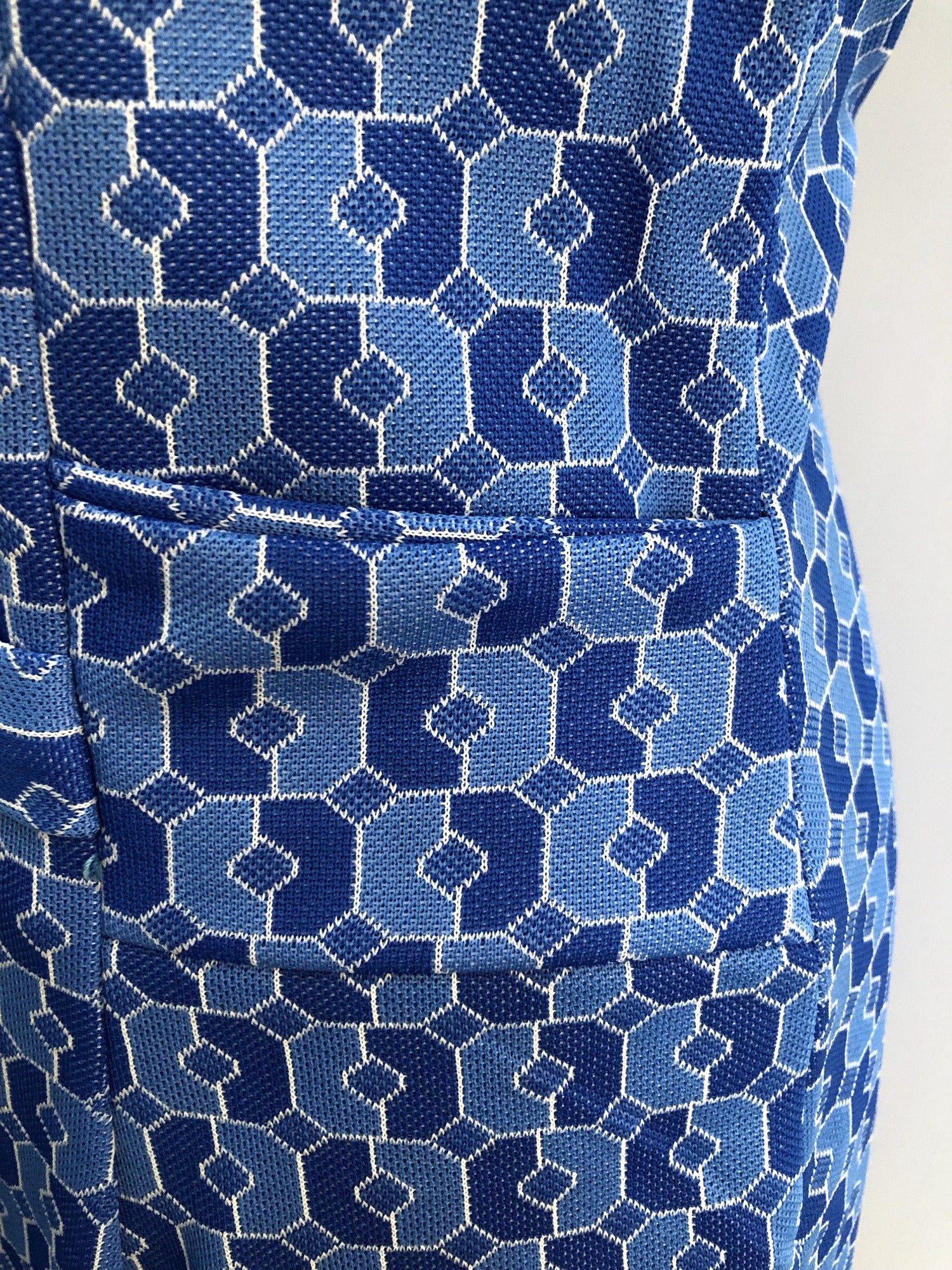 zip back  zip  womens  waist detail  vintage  Urban Village Vintage  urban village  summer  retro  print dress  pockets  patterned dress  MOD  dress  blue  back zip  60s  1960s  10