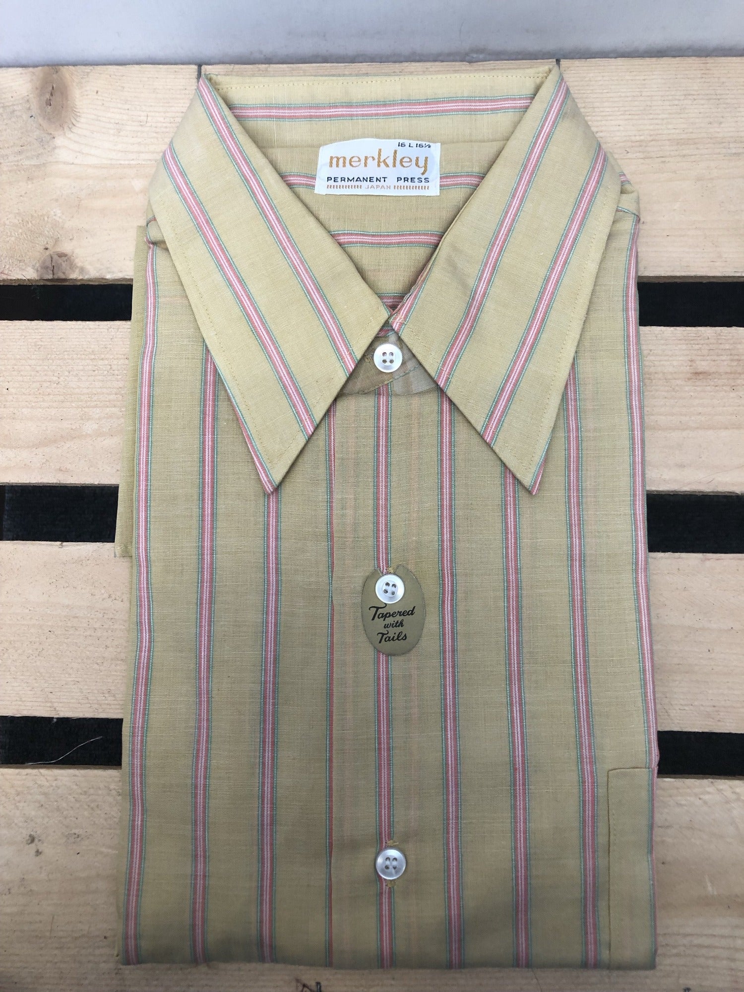 Yellow Stripes  Yellow  vintage  Urban Village Vintage  urban village  tapered with tails  Stripes  short sleeved  short sleeve  Shirt  printed shirt  printed  print  Merkley  Mens Shirts  mens  L  dagger  button  brown  70s