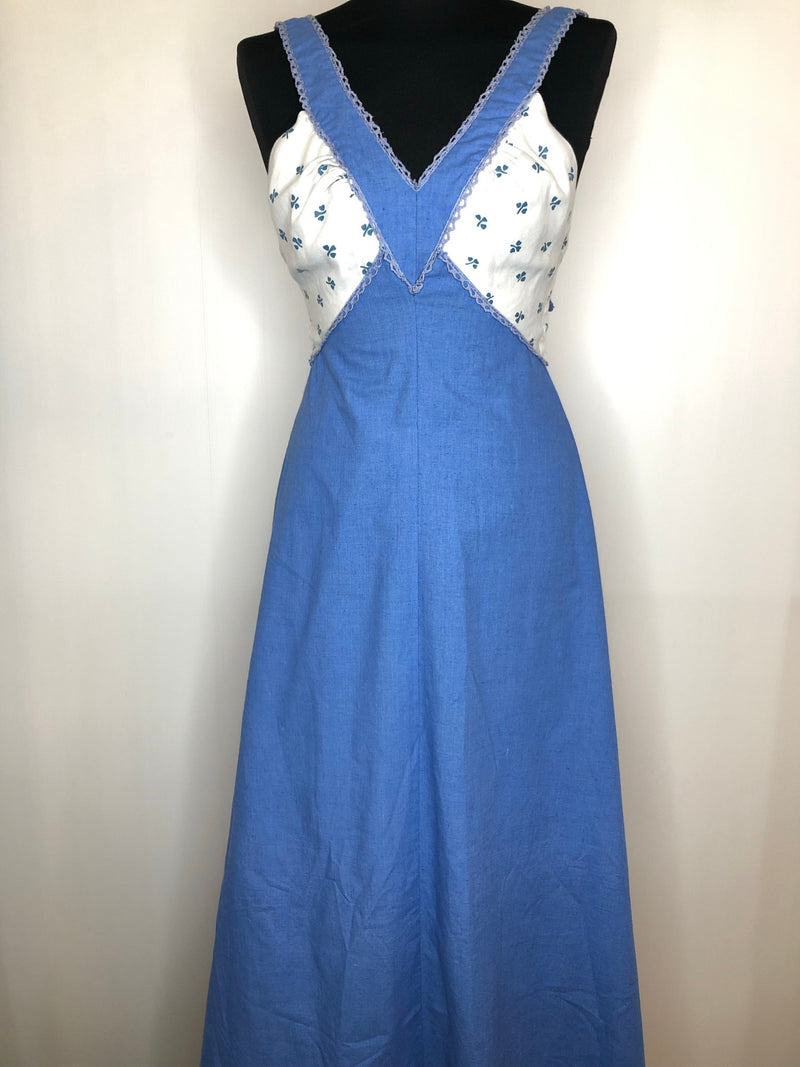 womens  vintage  Urban Village Vintage  tie back belt  retro  print dress  print  maxi  dress  crochet detail  boho  blue  70s  70  6  1970s