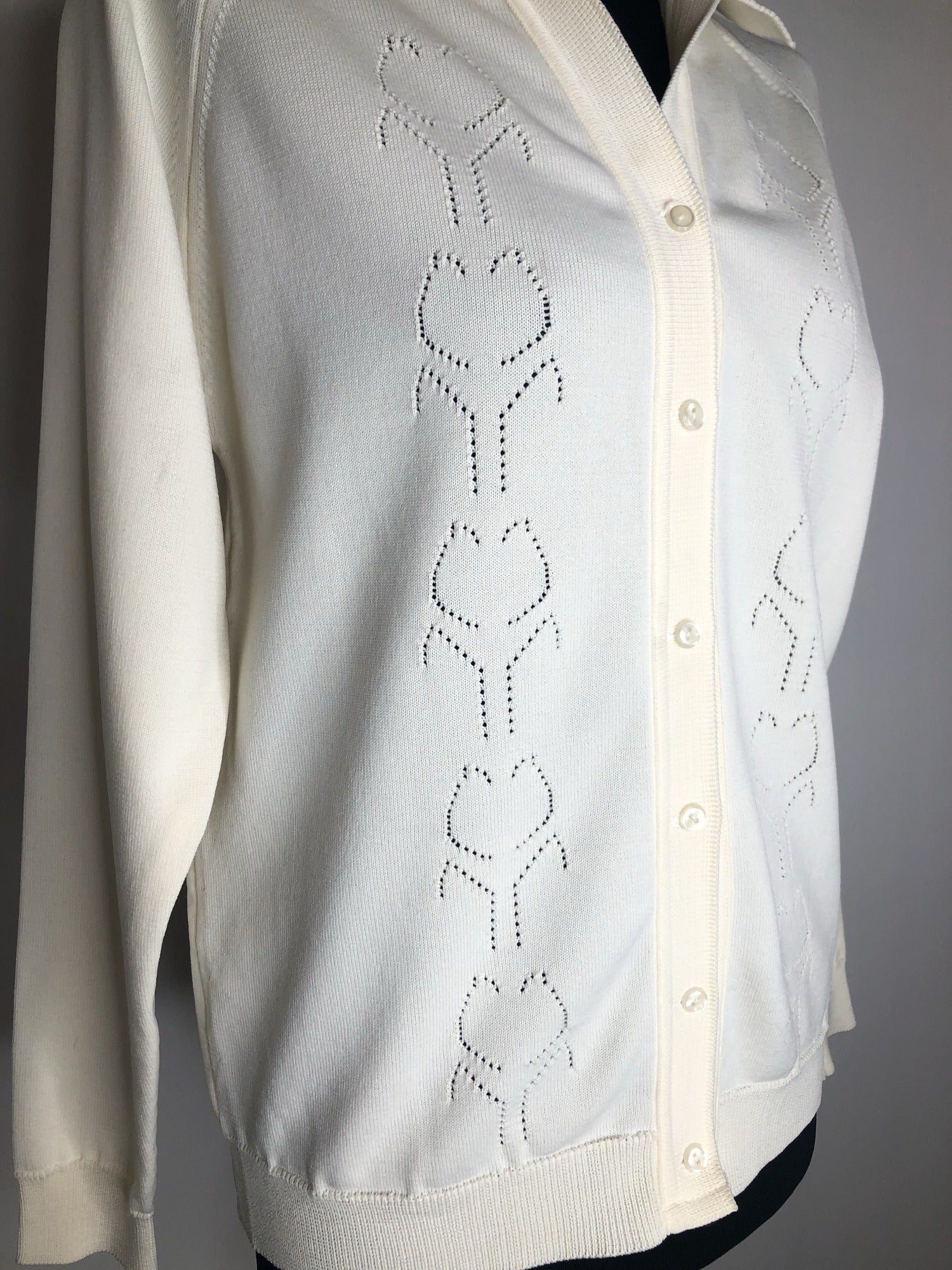 womens  white  vintage  Urban Village Vintage  top  sweater  MOD  Lightweight Knit  light knit  knitwear  knitted  knit  cropped  cream  collar  cardigan  cardi  60s  1960s  12
