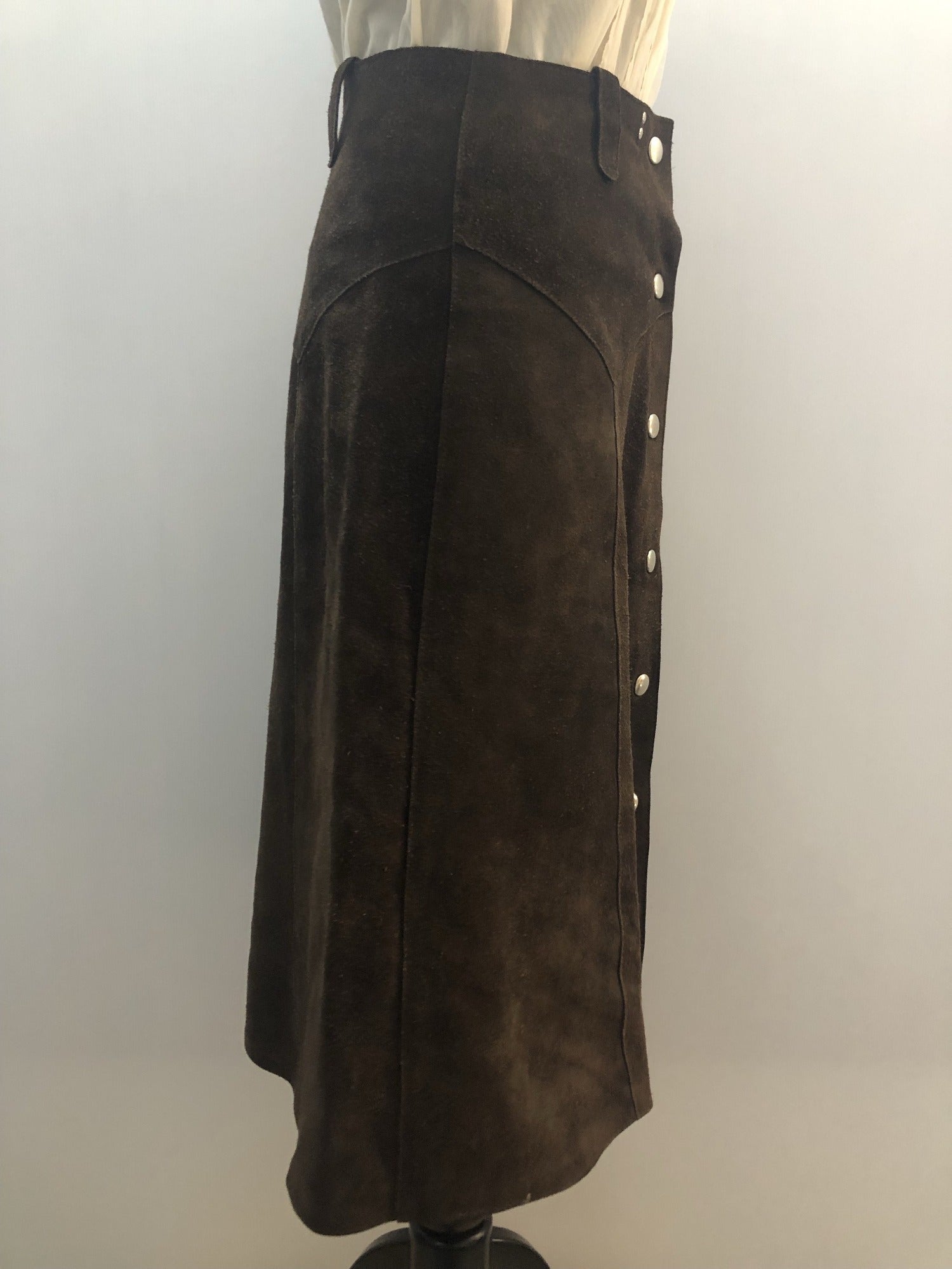 womens  vintage  Urban Village Vintage  urban village  Suede  Skirts  skirt  sand  retro  press stud fastening  MOD  Mini Skirt  knee length  brown  autumnal  autumn  A-Line  8  70s  70  1970s