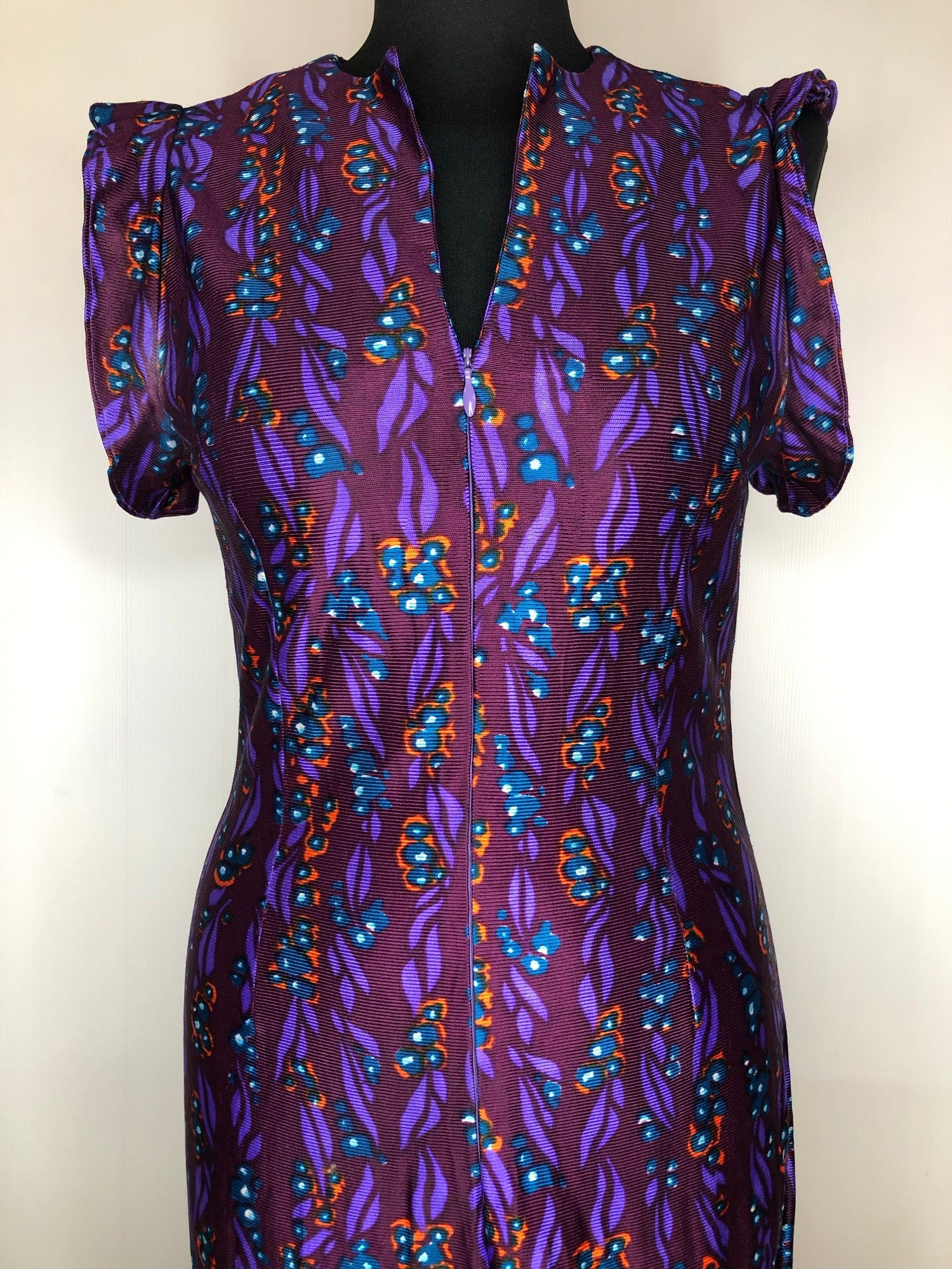 womens  wide leg  vintage  Urban Village Vintage  purple  pink  palazzo pants  onsie  jumpsuit  flower print  flower power  floral print  flares  flared  all in one  8  70s  1970s