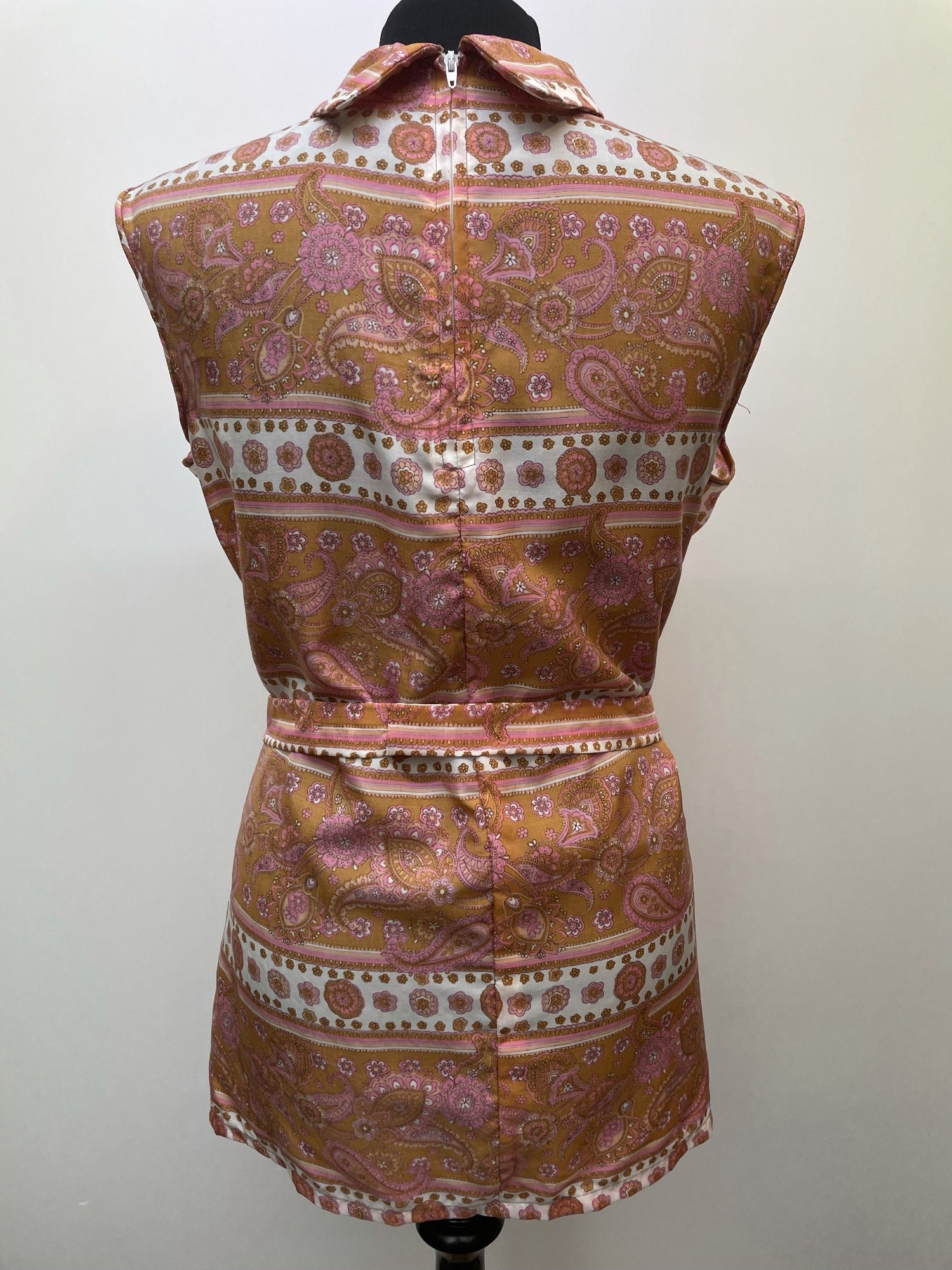 zip front  zip  womens  waist belt  vintage  Urban Village Vintage  urban village  summer dress  summer  sleeveless  retro  pink  Paisley Print  paisley inspired  paisley  orange  MOD  midi dress  midi  lightweight  dress  collared dress  collared  collar dress  collar  big collar  Belted waist  belted dress  belted  belt detail  belt  arthur linney classic  16