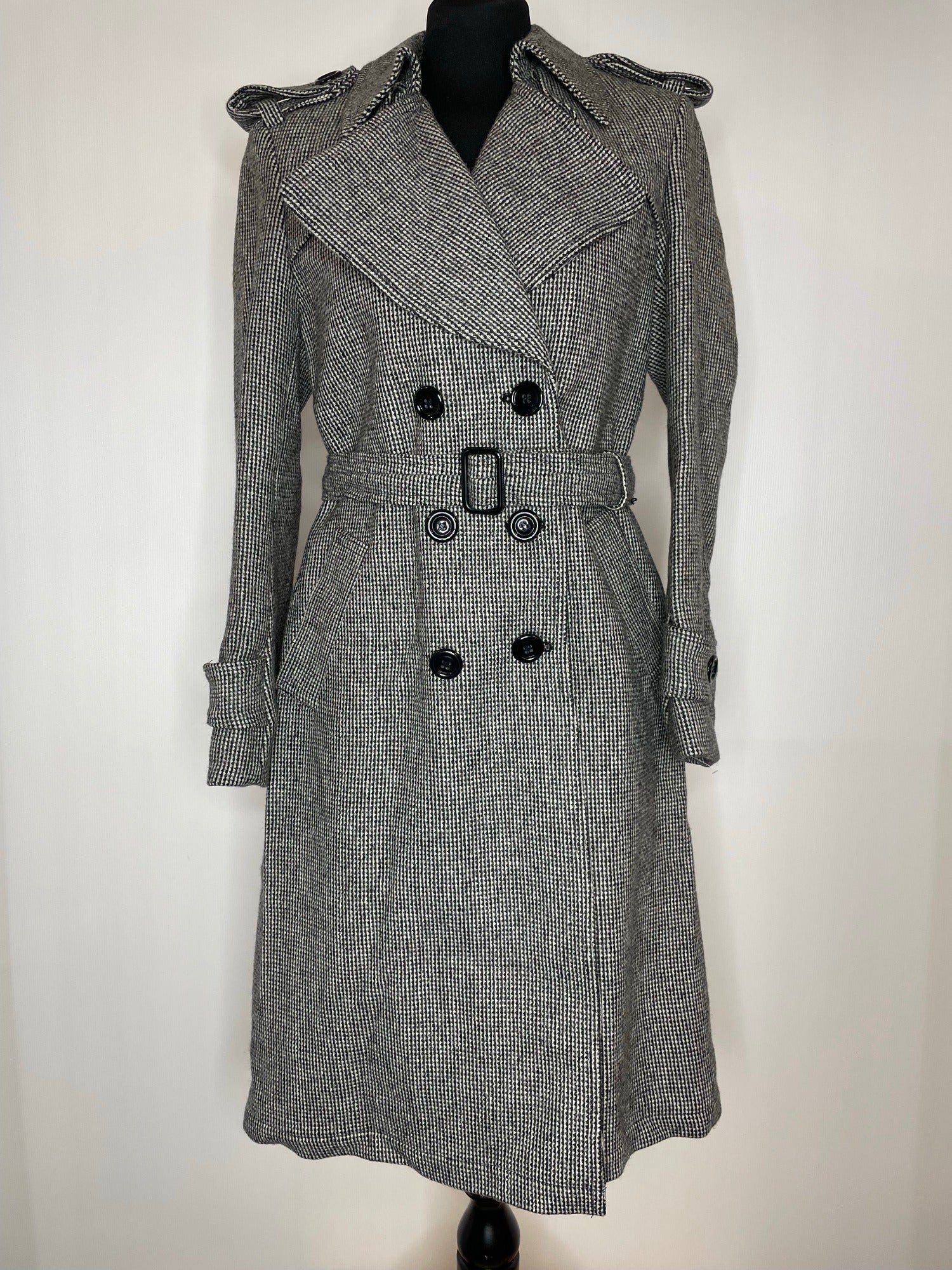 womens jacket  womens coat  womens  Winter Coat  white  vintage  Urban Village Vintage  urban village  houndstooth  grey  double breasted  dogstooth  coat  black  belted  70s  1970s  12