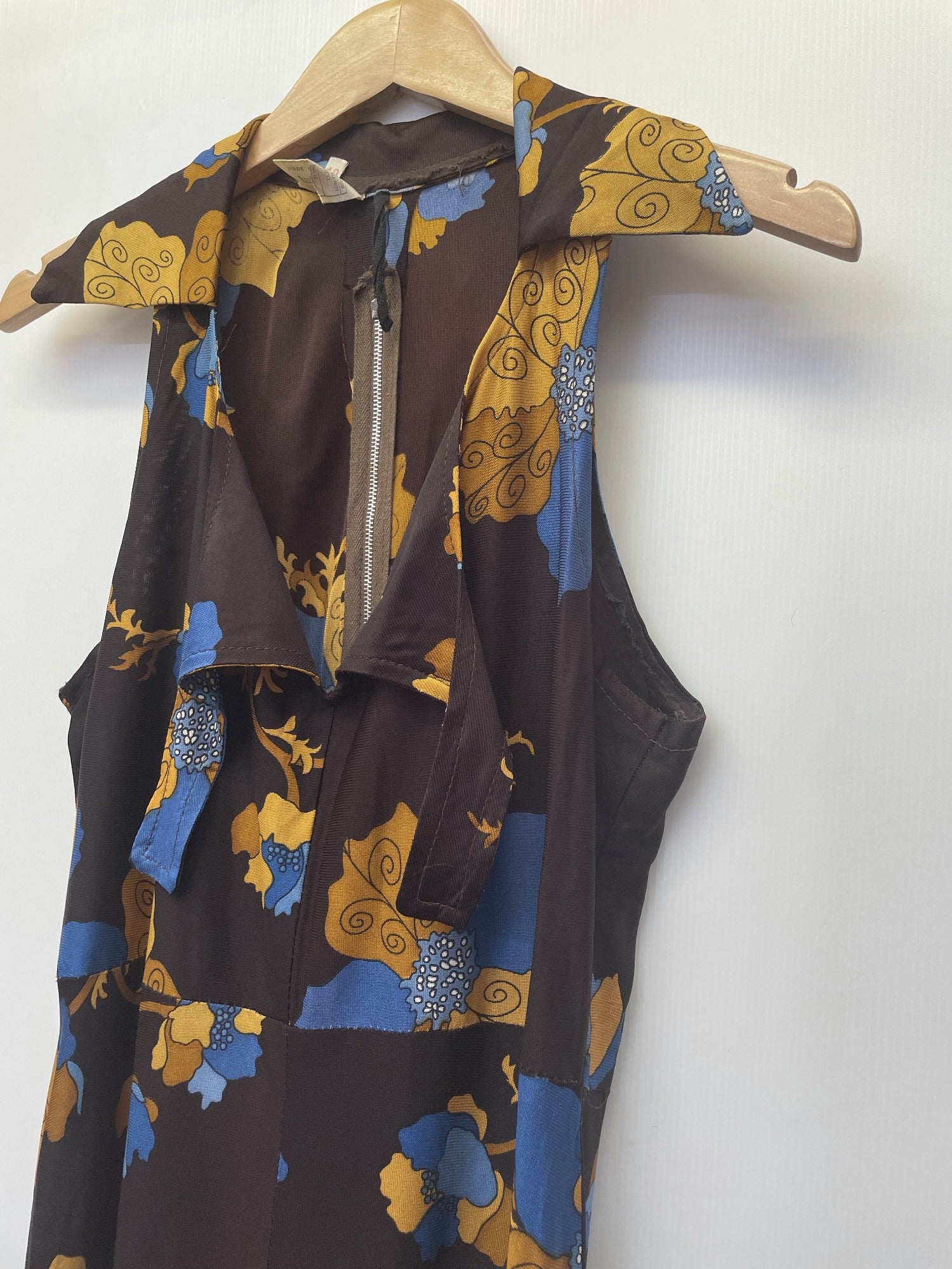 zip  womens  vintage  Urban Village Vintage  summer dress  summer  sleevless  shirt dress  printed dress  patterned dress  patterned  maxi dress  maxi  long dress  floral dress  dress  dagger collar  collared dress  collar dress  collar  brown  big collar  back zip  70s  6  1970s