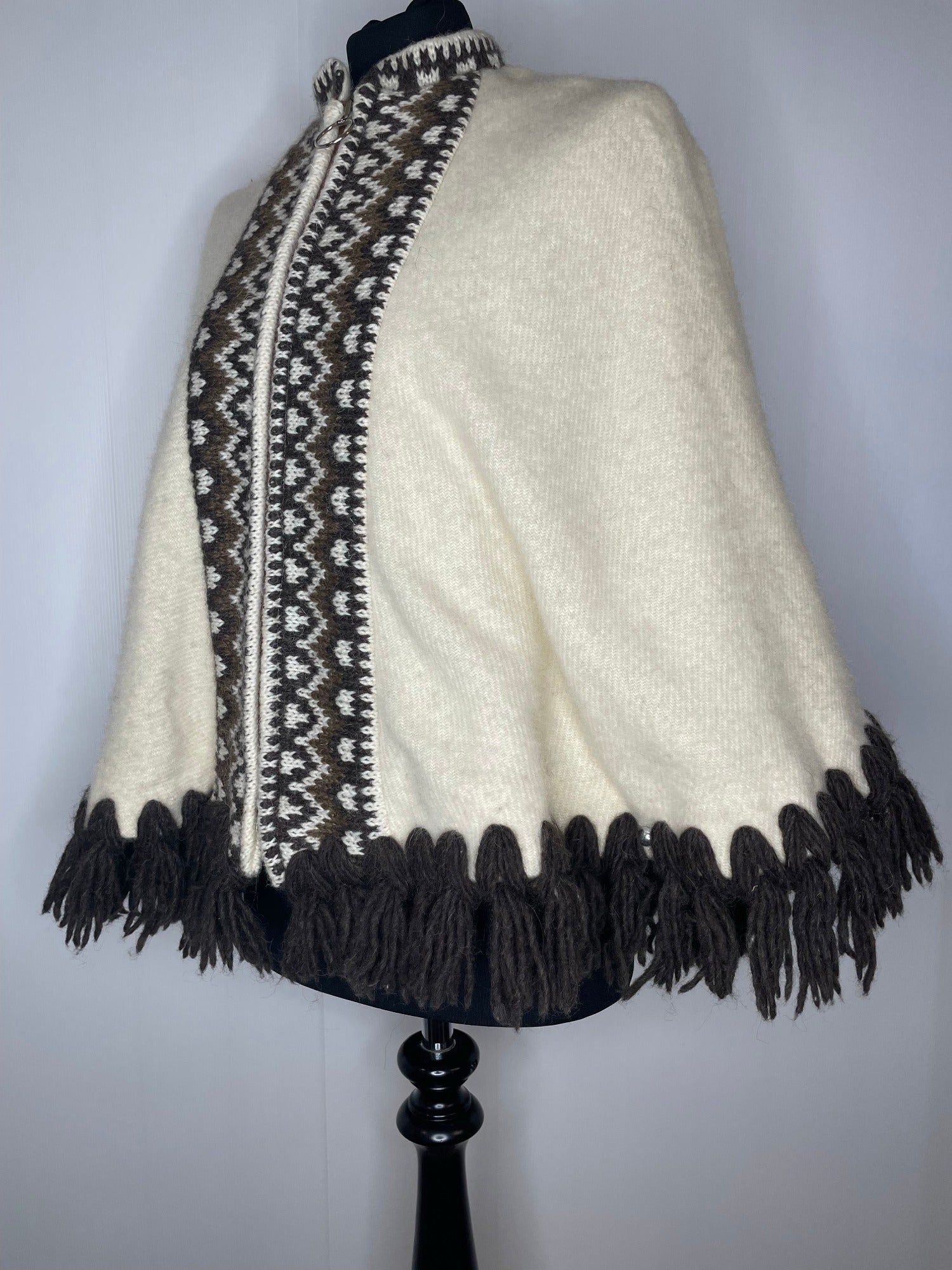 wool  vintage  Urban Village Vintage  tassle  poncho  navajo  medium  m  icelandic  fringed  fringe  cream  capelet  cape  brown  boho  70s  1970s