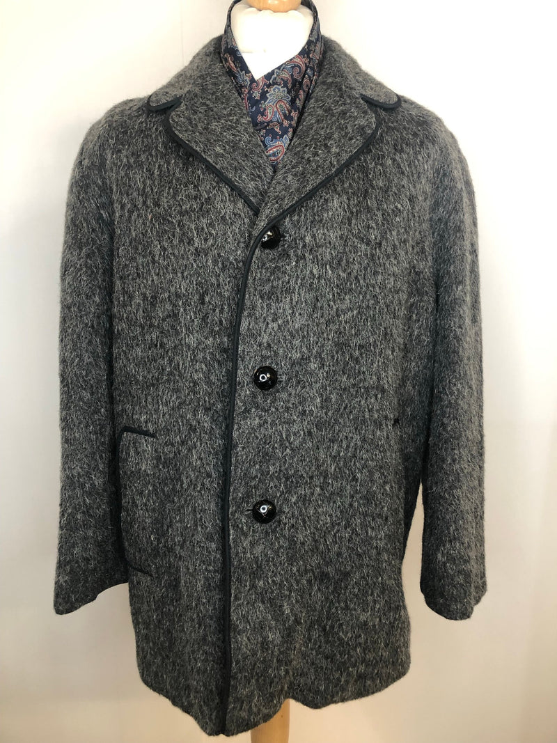 wool  Winter Coat  winter  vintage  Urban Village Vintage  urban village  thick  pockets  mohair  Mens Mac  mens coat  mens  L  Jacket  Grey  front pockets  collared  collar  coat  button fastening