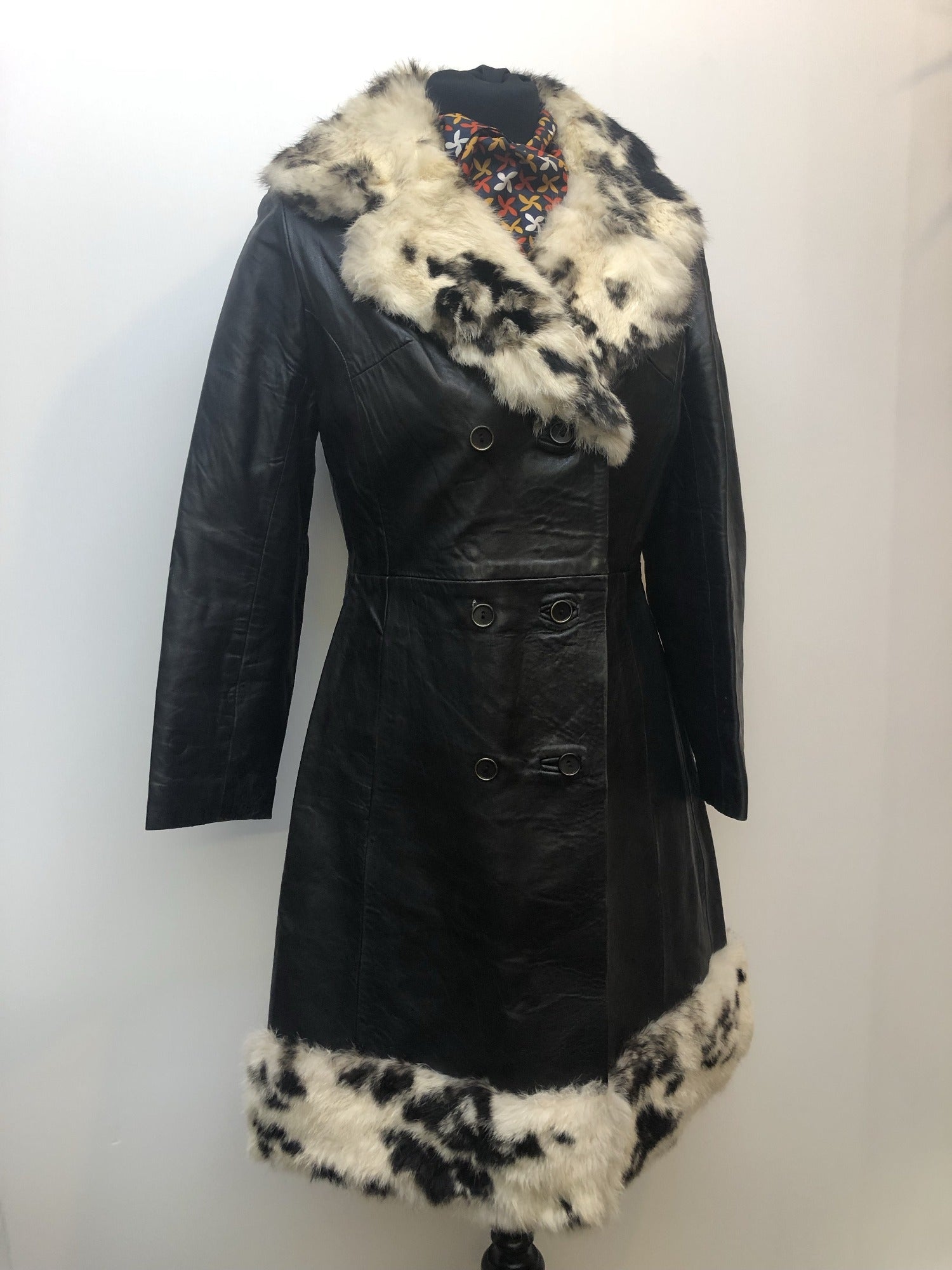 womens jacket  womens  vintage  Urban Village Vintage  rabbit  leather  fur collar  fitted  black  70s  1970s  10