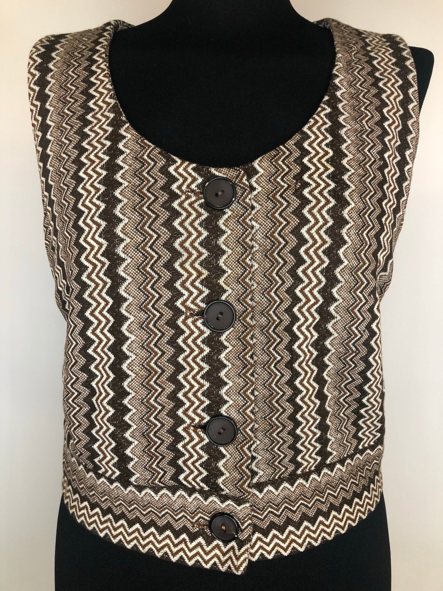 zig zag pattern  womens  vintage  Urban Village Vintage  urban village  top  summer blouse  knitwear  cropped  button front  brown  60s  1960s