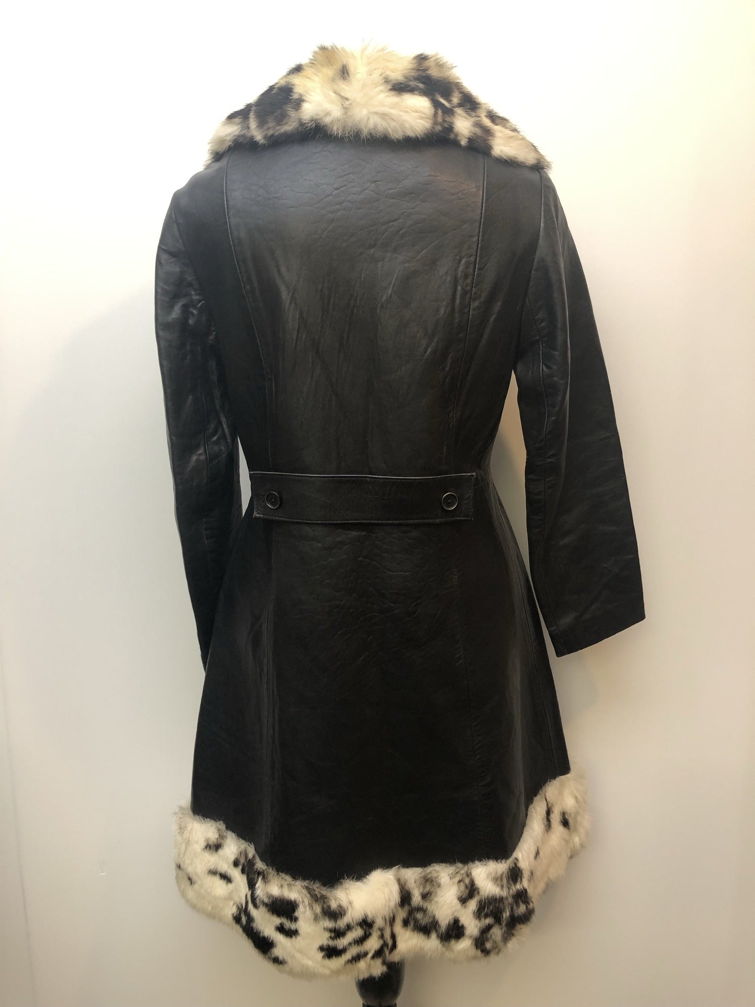 womens jacket  womens  vintage  Urban Village Vintage  rabbit  leather  fur collar  fitted  black  70s  1970s  10